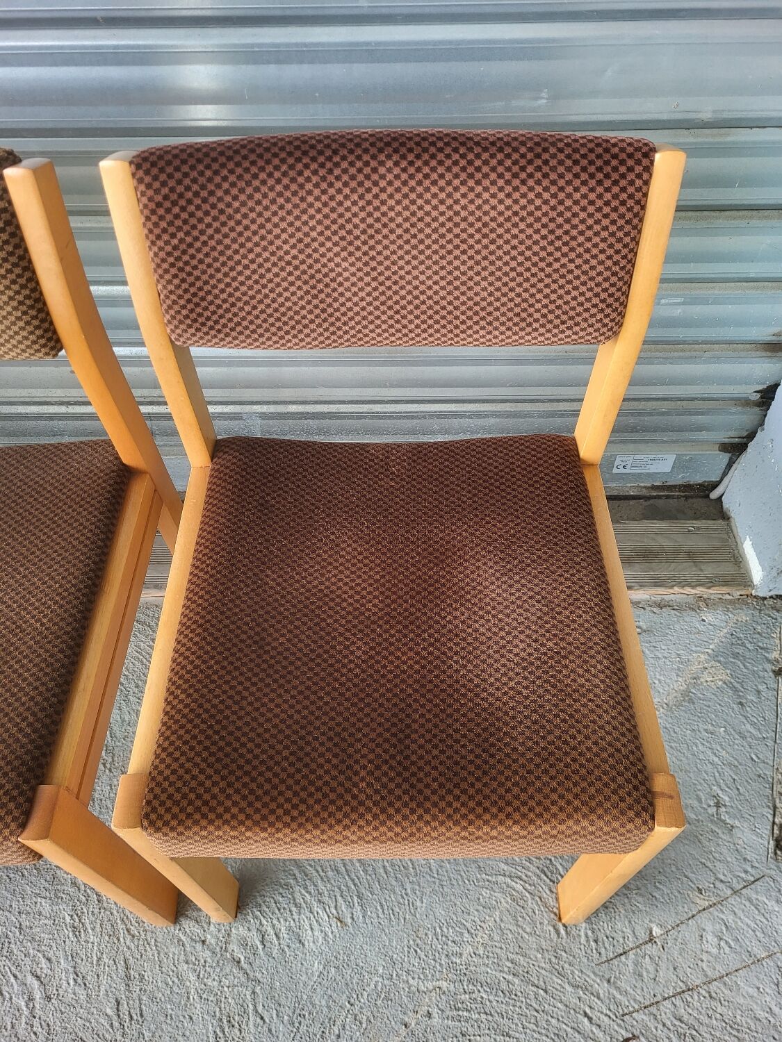 set of 6 Scandinavian style chairs in solid wood and vintage velvet