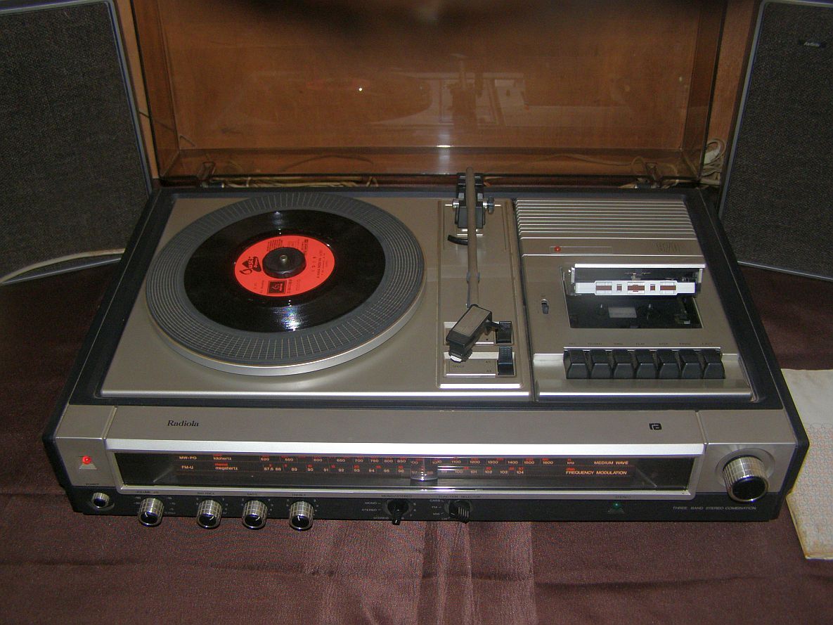 Vintage Stereo Stereo "Radiola" model 22AH970