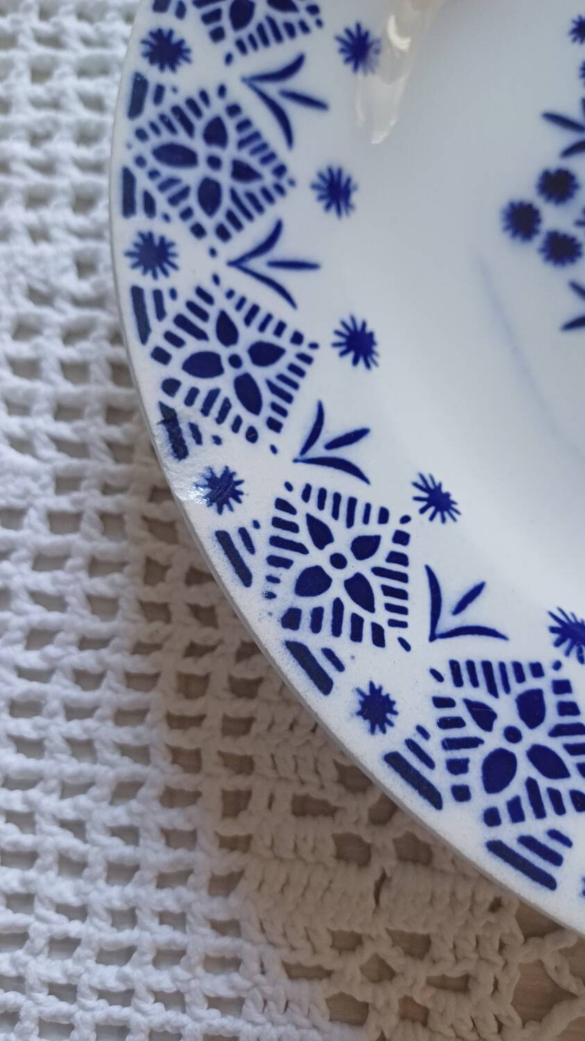 Set of 6 opaque porcelain dinner plates from St Amand