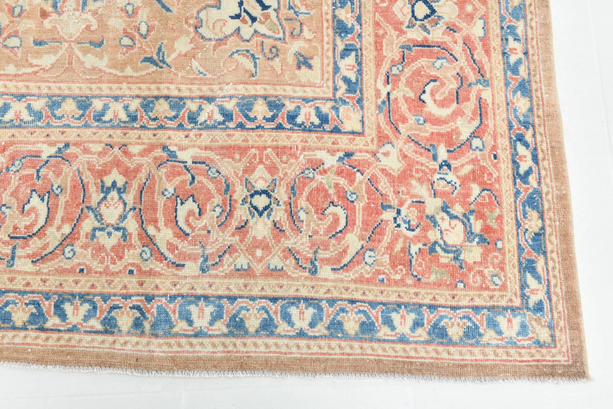 Tapis persan classique bleu et pêche