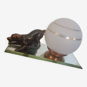 Lampe sur socle miroir Globe et personnage en bronze, Art Déco