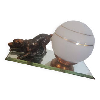 Lampe sur socle miroir Globe et personnage en bronze, Art Déco