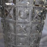 Glass vase with geometric patterns