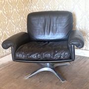 Set of 2 leather swivel lounge chairs De Sede DS-31