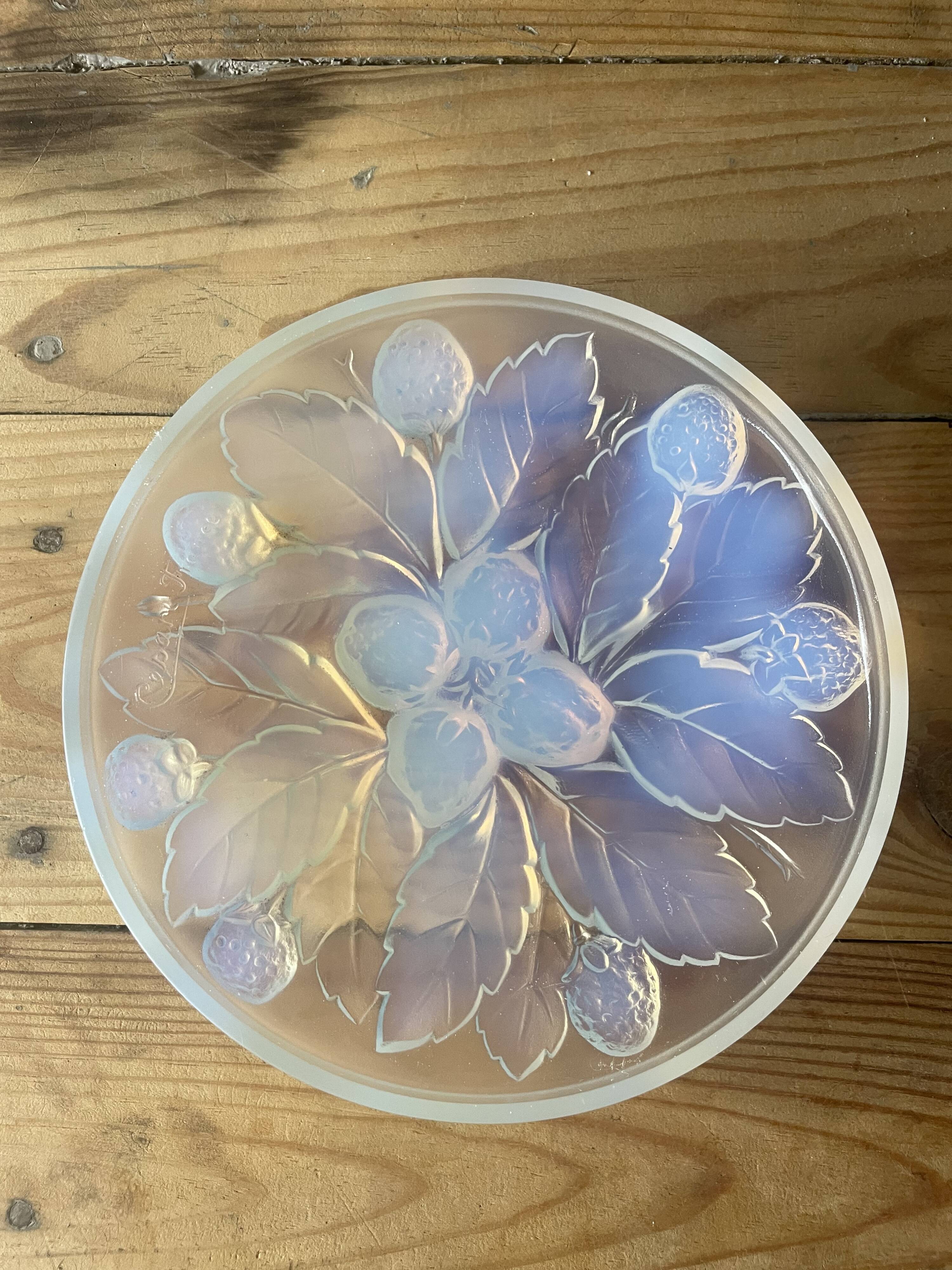 Cesari France opalescent glass bowl