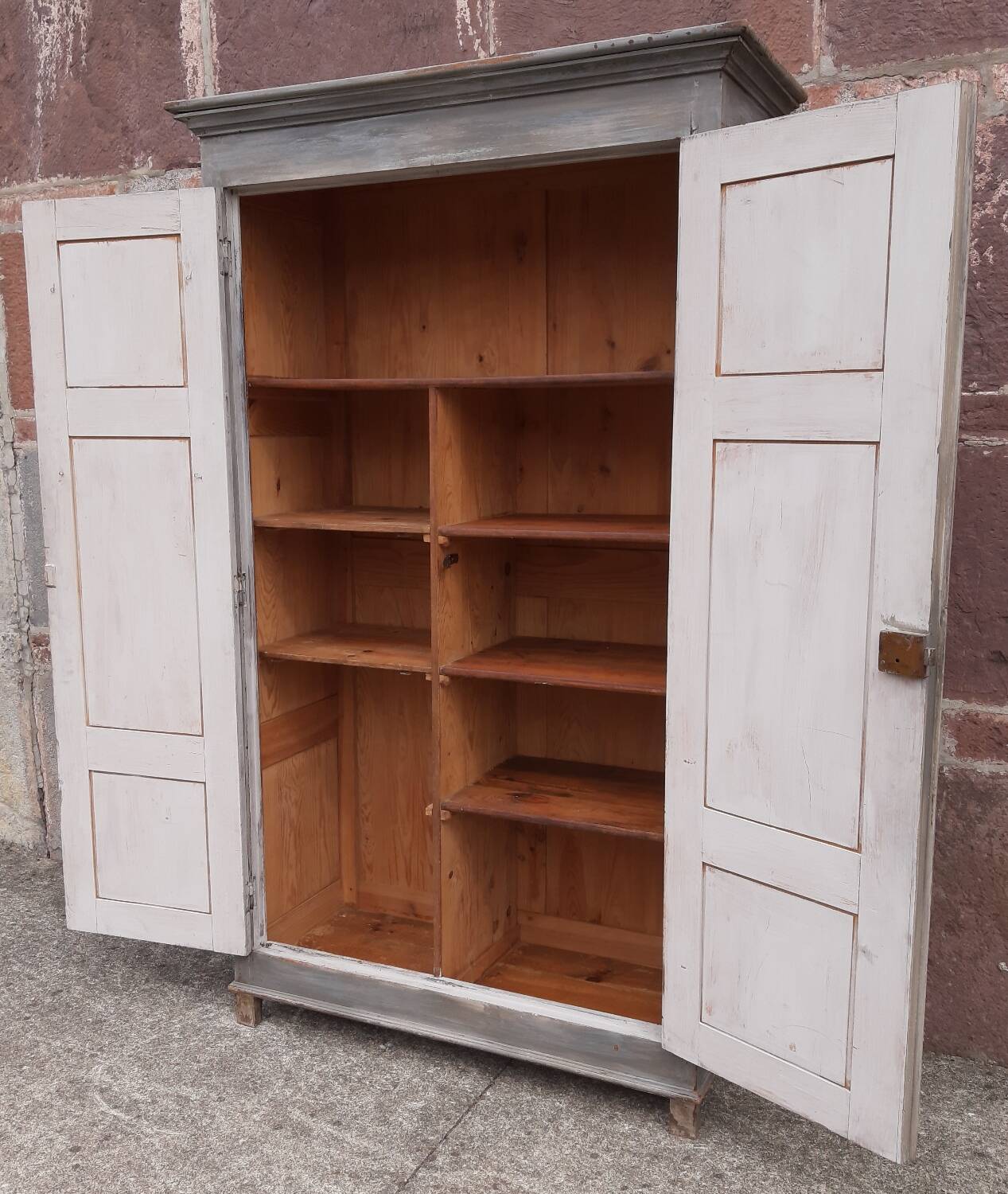 Wardrobe (shelves and/or hanging space)