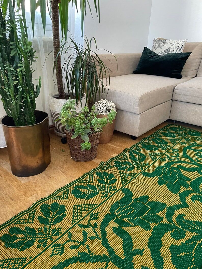 Romanian carpet green and yellow made by hand in wool