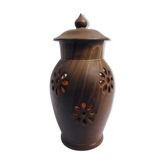 Open terracotta lamp