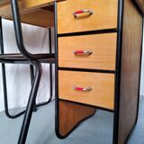 Teen desk and its chair