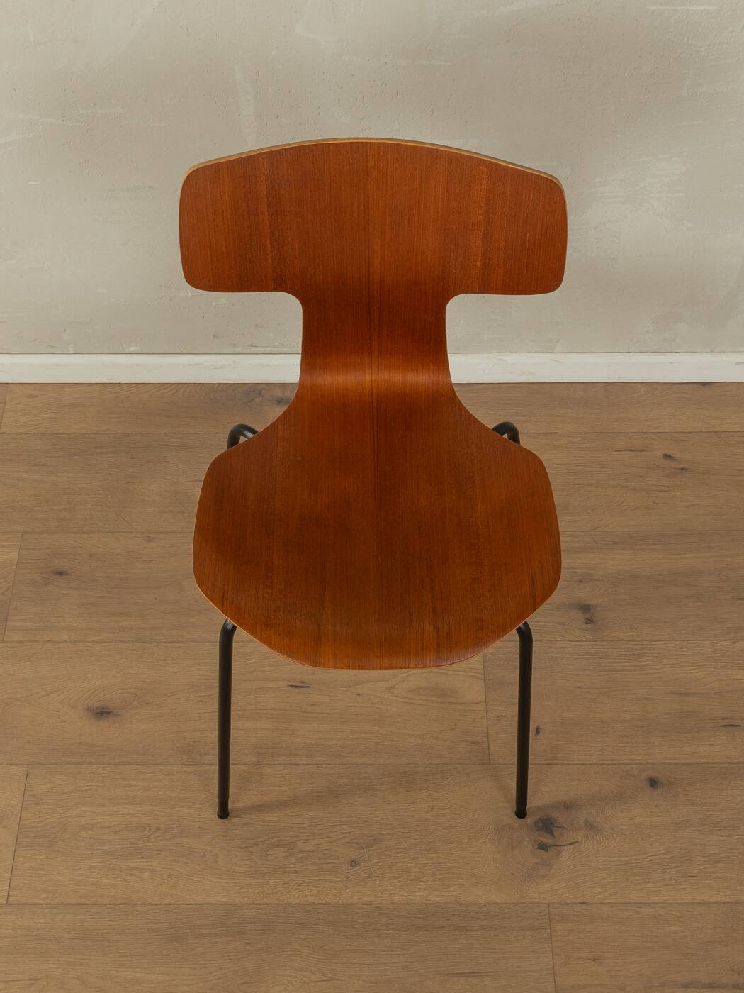 3103 Hammer chairs, Arne Jacobsen