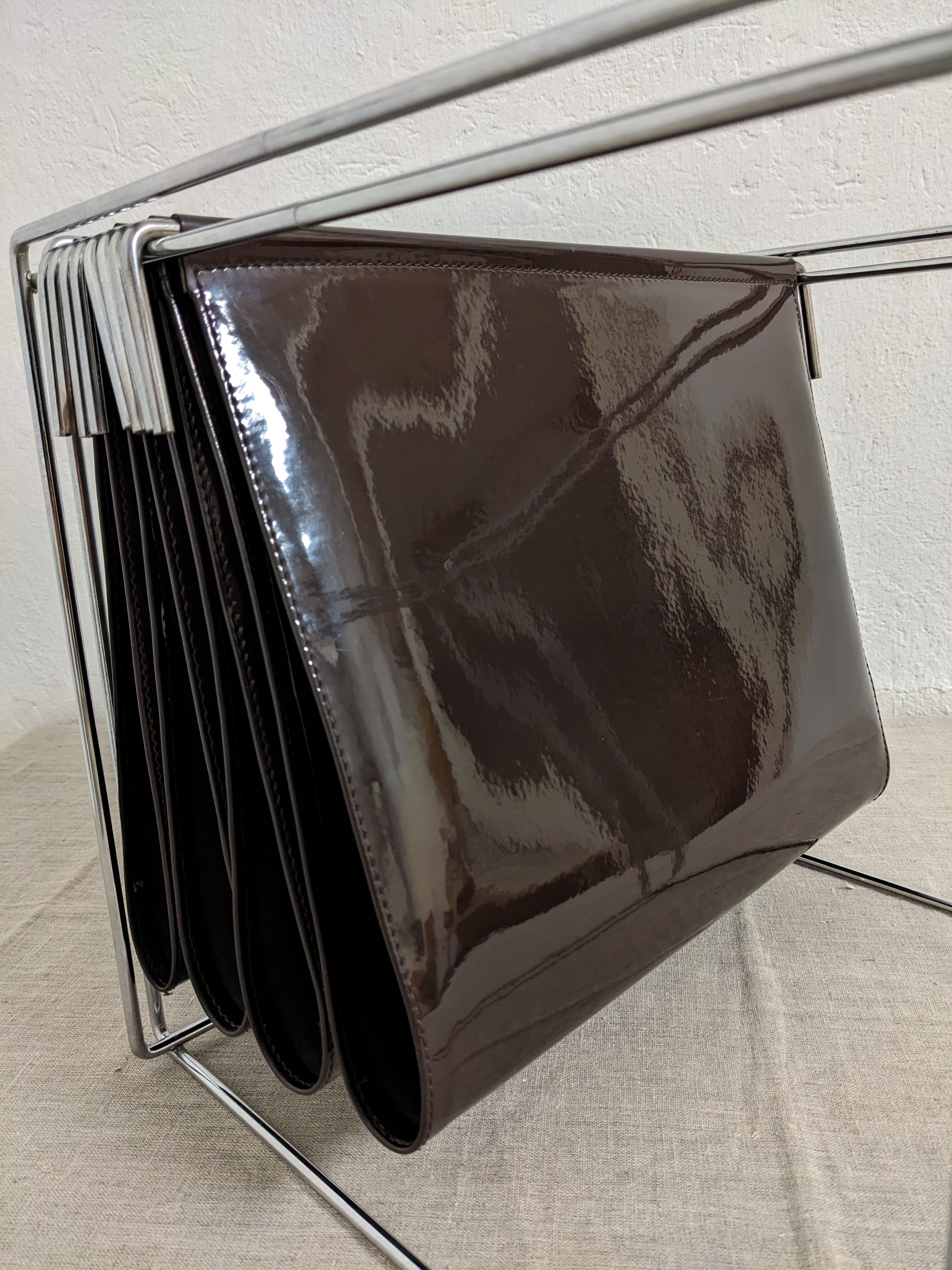 Magazine holder design Gérard Rignault published by Group S.A.