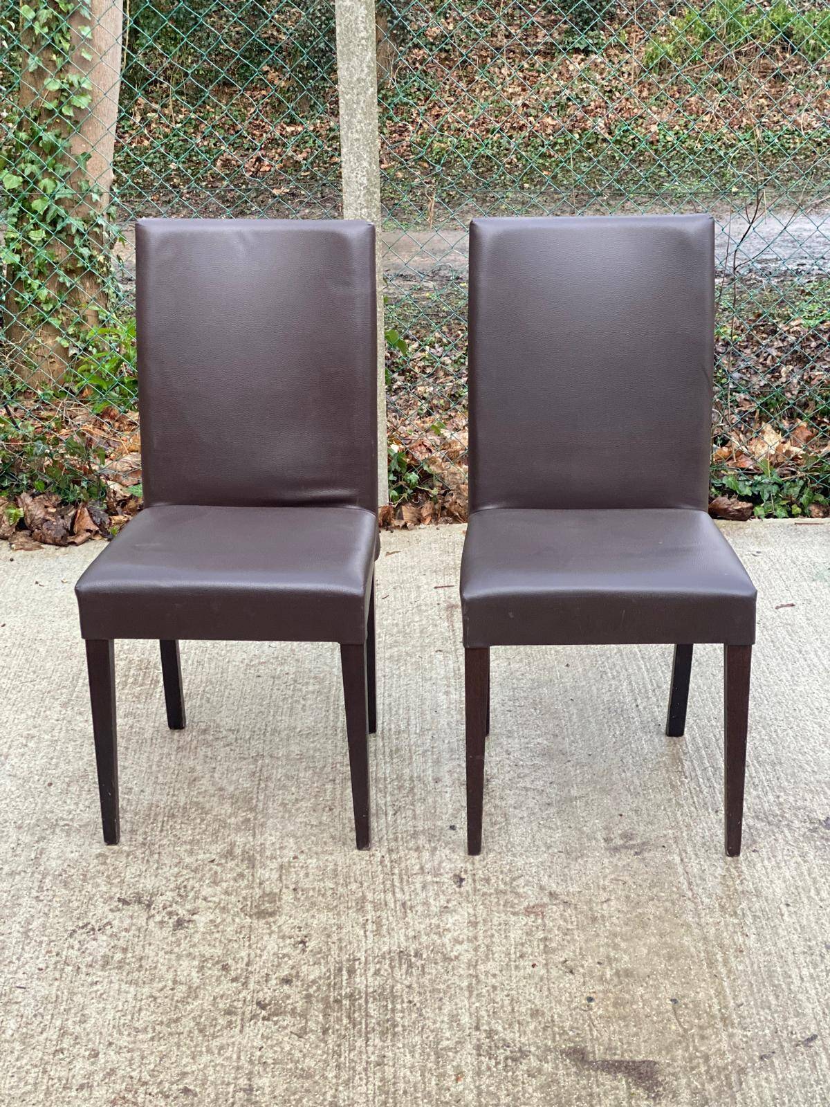 2 Italian Vega chairs in brown leather with high back