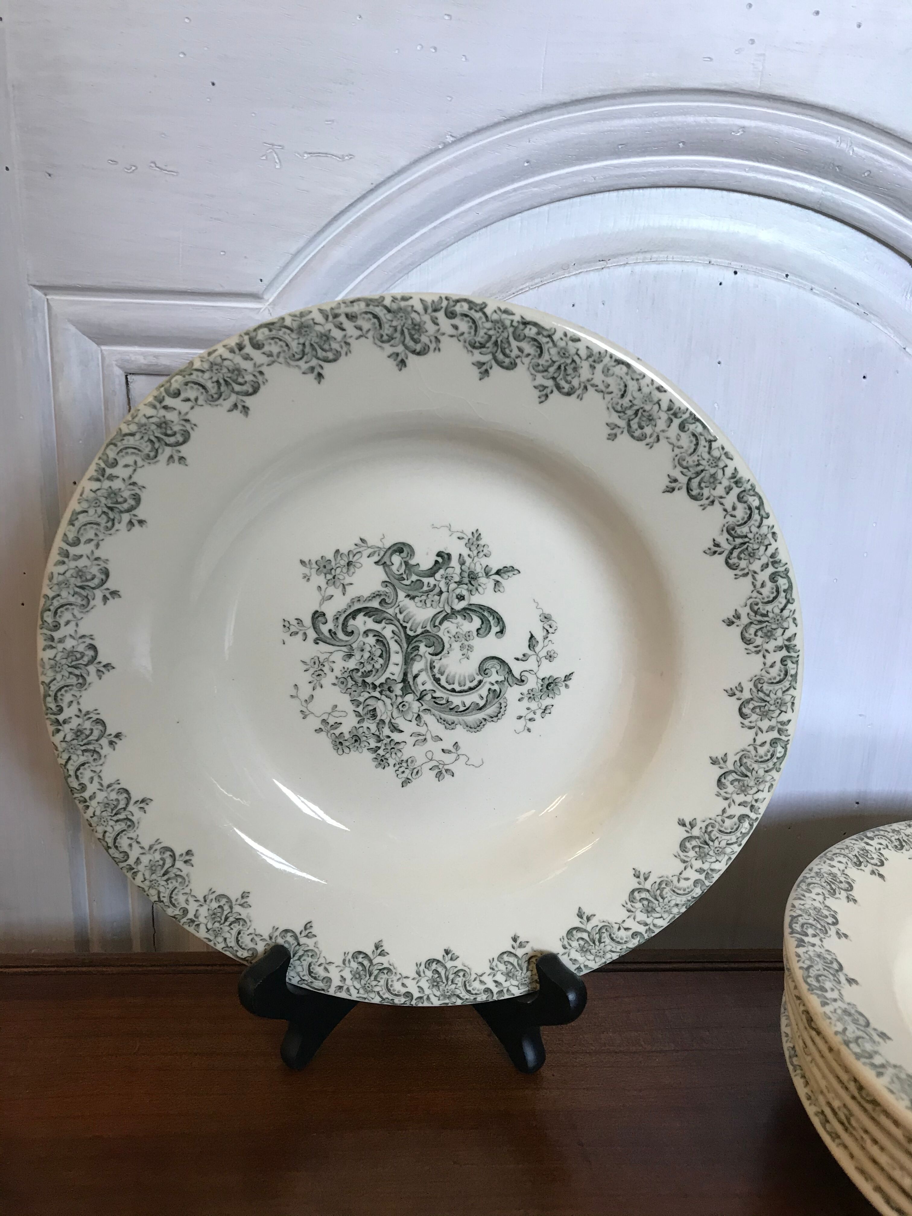 Set of 6 hollow plates gien iron earth