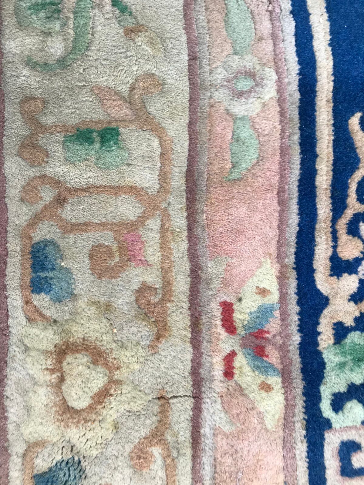 Chinese carpet  vintage 140 x 200 cm