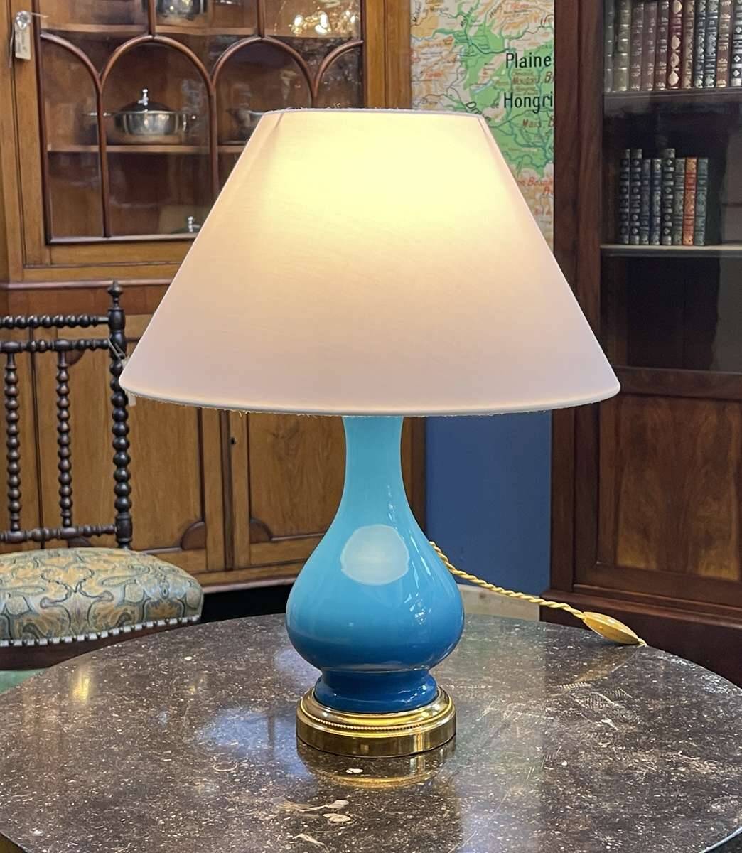 Lampe Napoléon III fin XIXème en opaline bleu