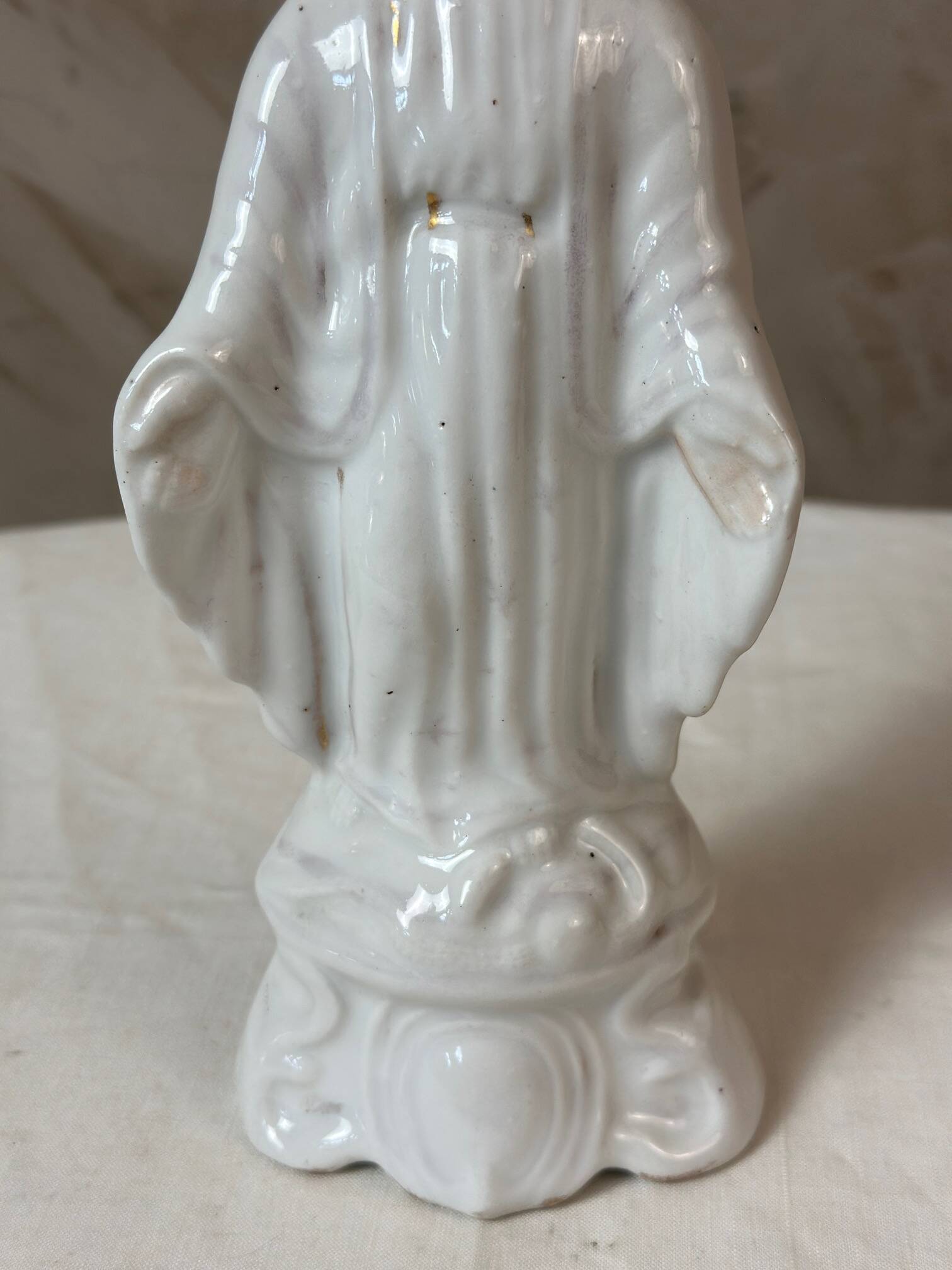Vierge en porcelaine