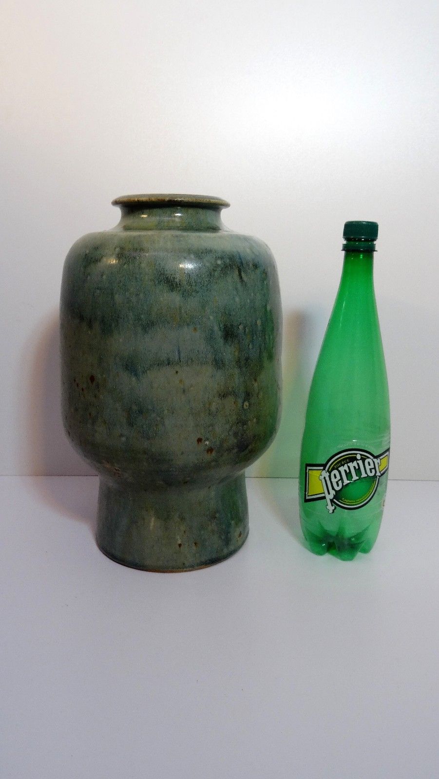 Pear-shaped vase by Claude Presset Albana