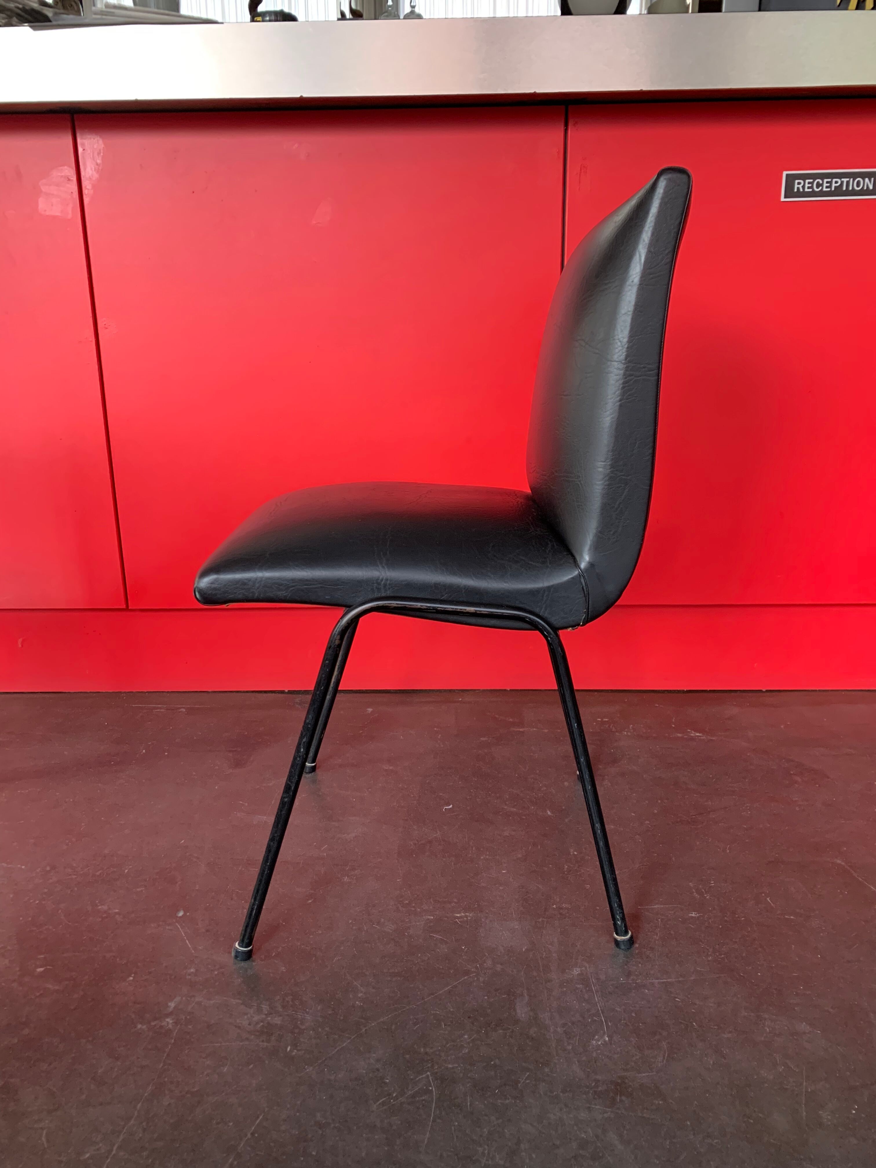 Chair Pierre Guariche edition Meurop