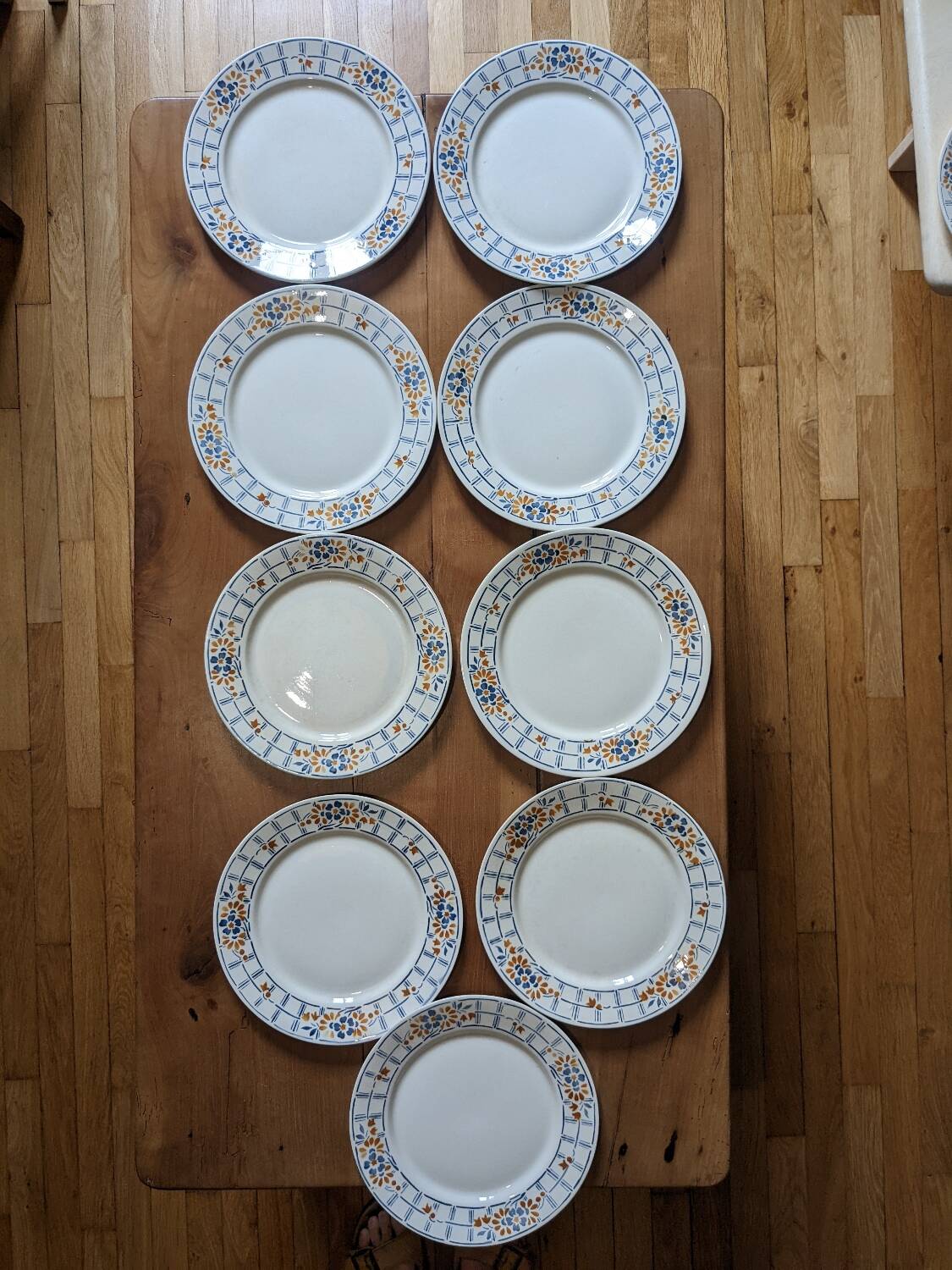 8 assiettes plates Badonviller Chaville