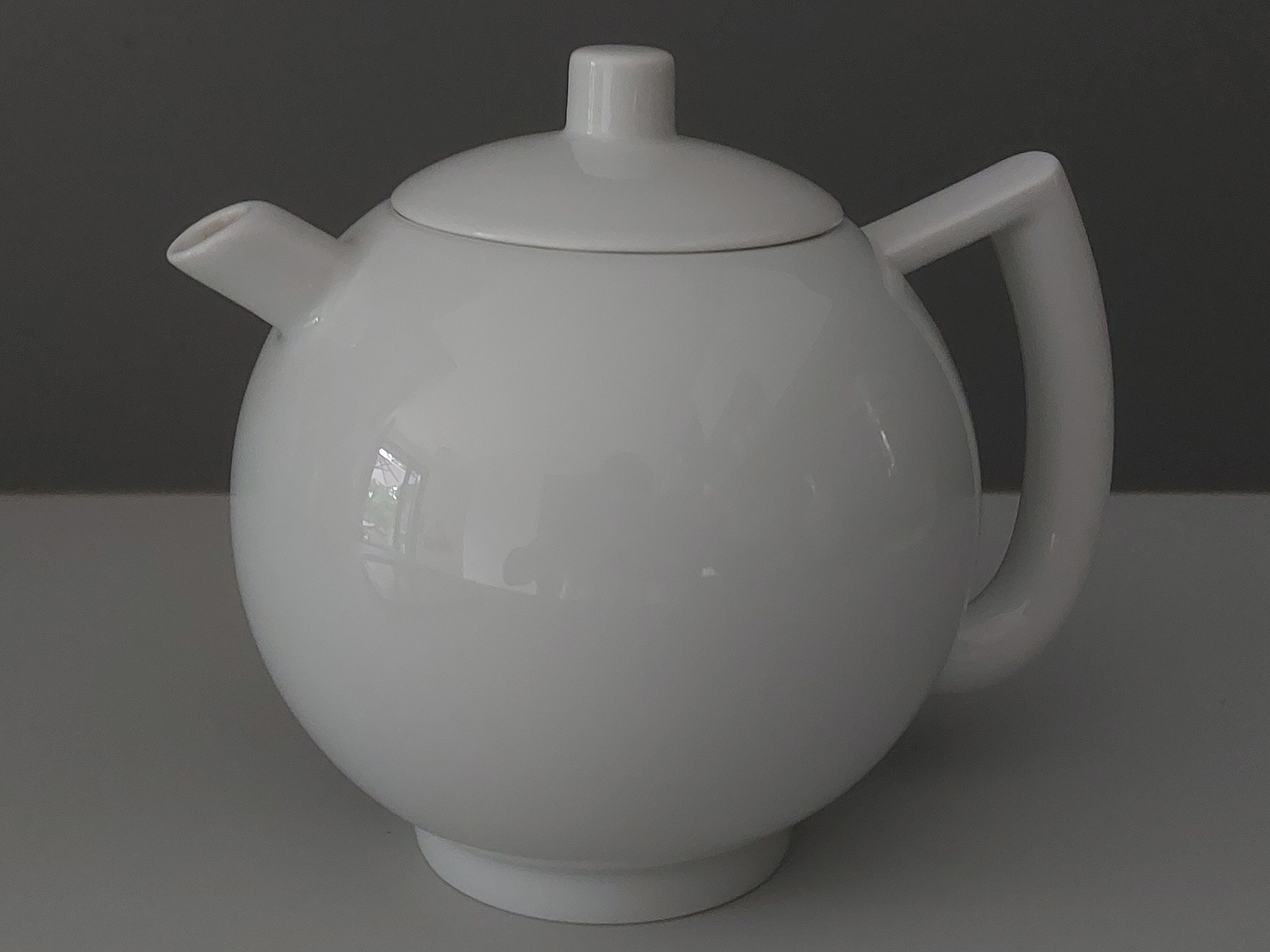 Théière en porcelaine blanche de la Manufacture Arzberg, West Germany