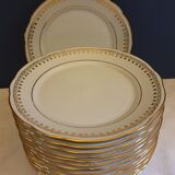 Suite de 14 assiettes plates porcelaine blanche dorée
