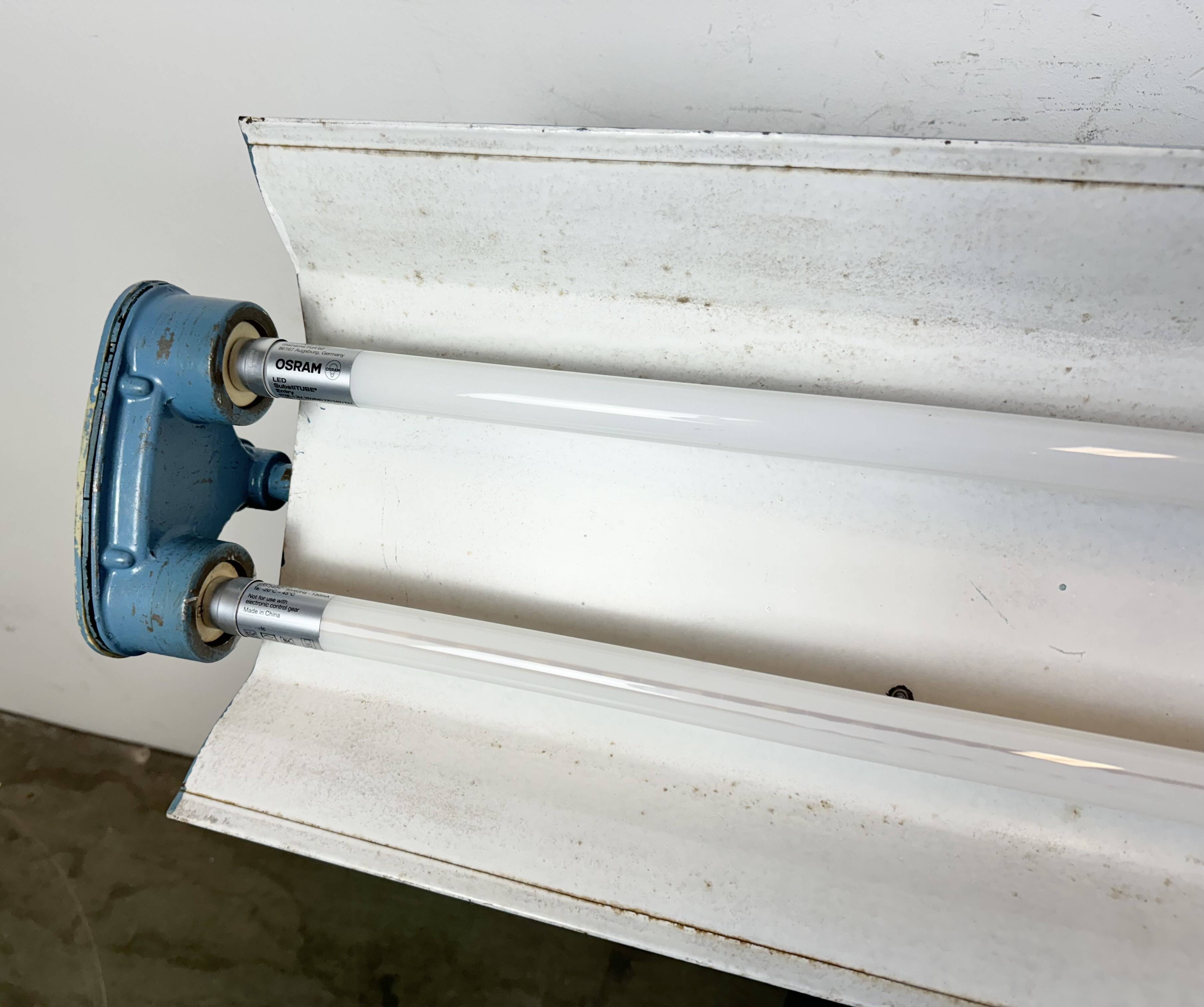 Lampe tube suspendue industrielle bleue de polam gdansk, 1970s