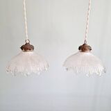 Paire de suspensions Art déco en verre transparent festonné, années 1920-30