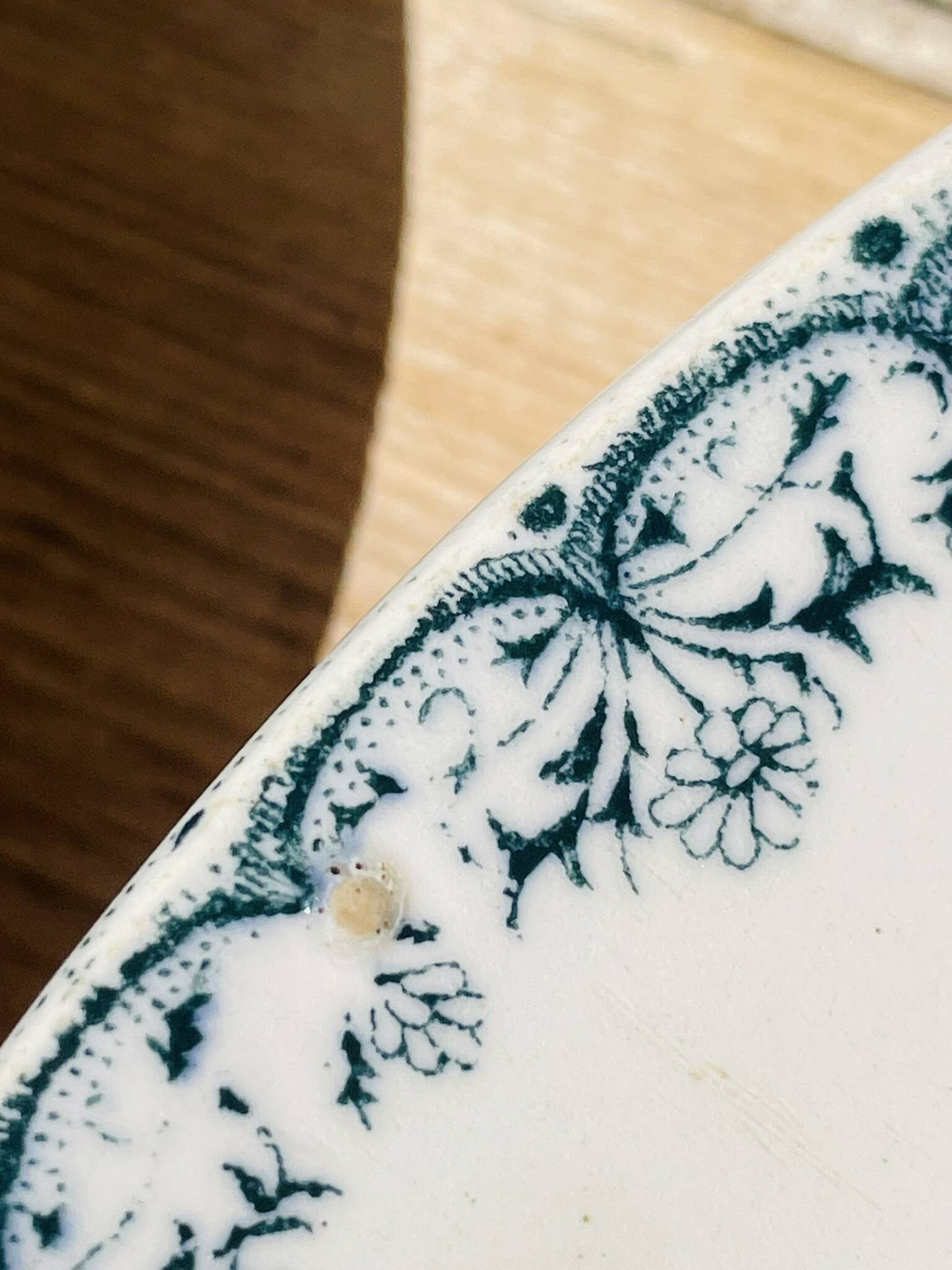 Set of 6 St. Amand & Hamage dinner plates