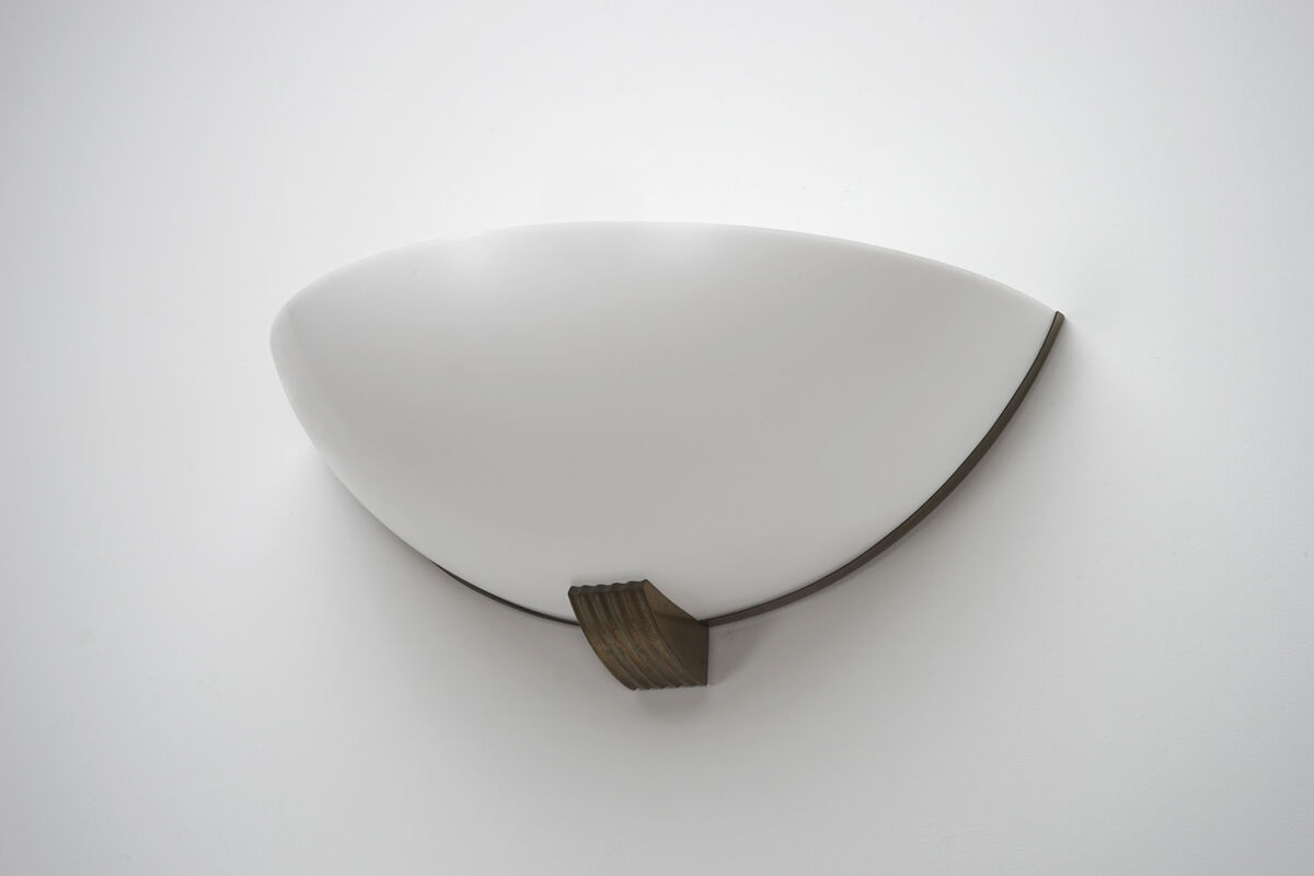 Paire d'appliques Art Déco en laiton et perspex