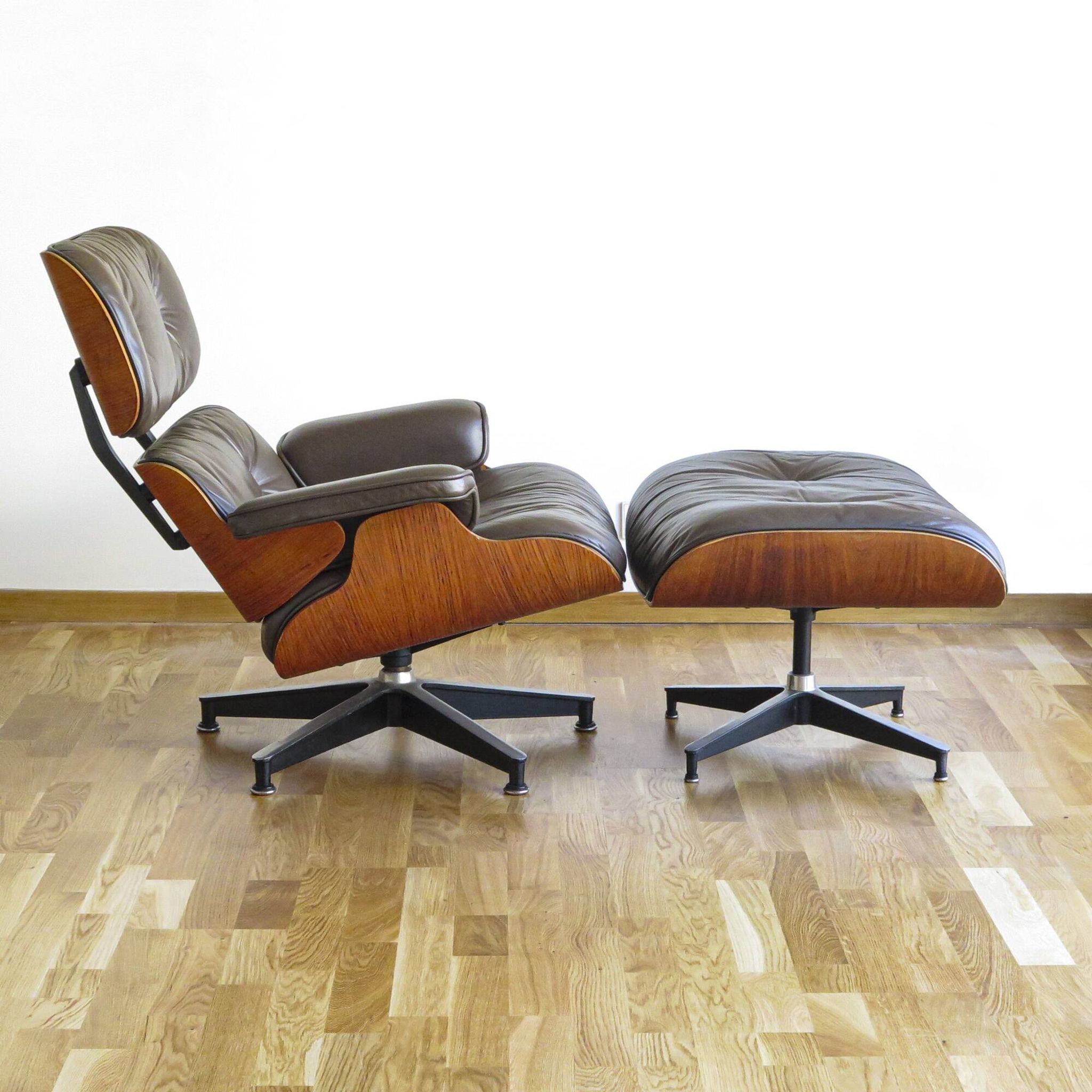 Vintage Lounge Chair (670) and Ottoman (671) - Charles and Ray Eames - Herman Miller