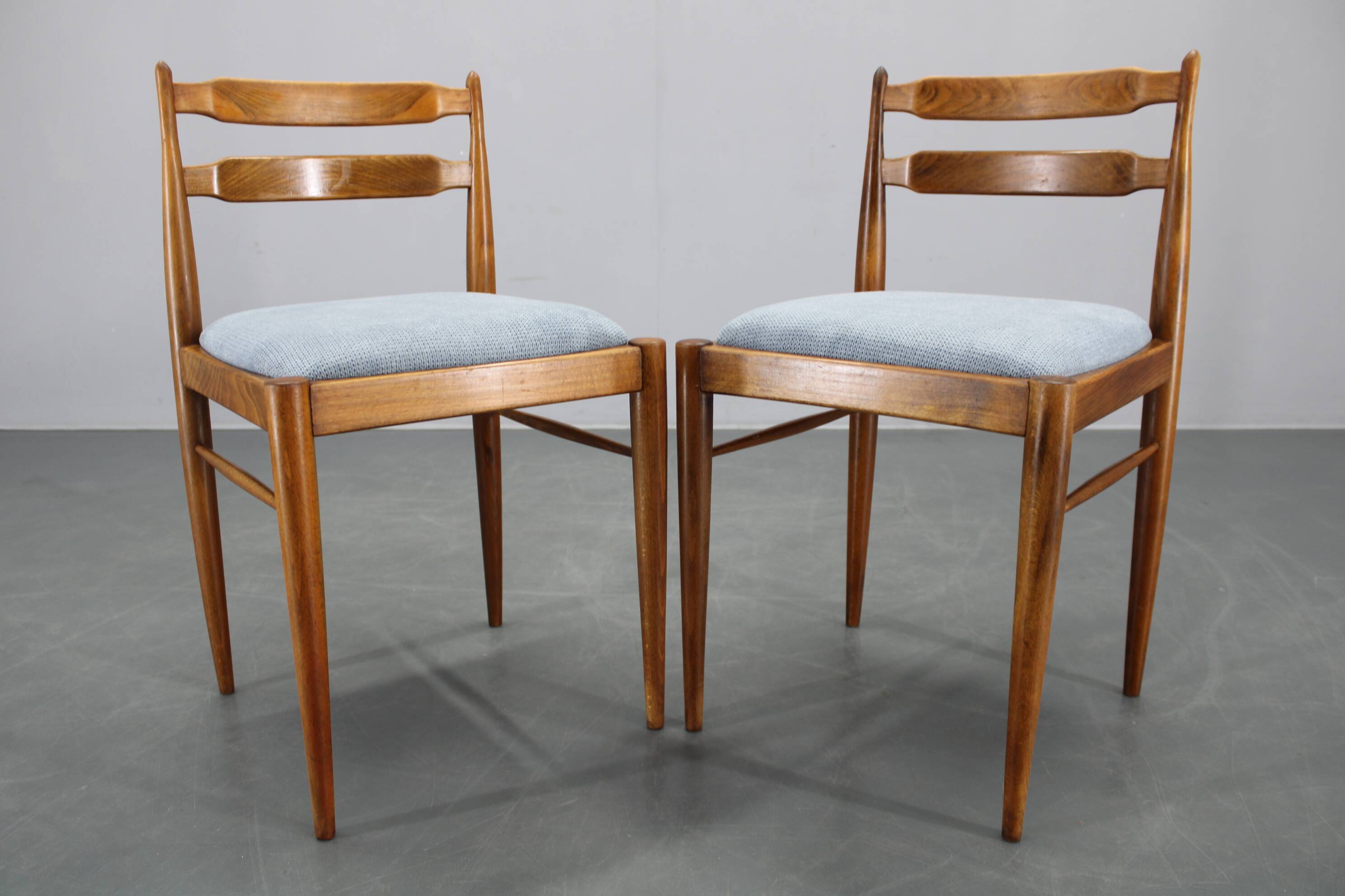 Ensemble de quatre chaises de salle à manger en hêtre rénovées, Tchécoslovaquie, années 1970
