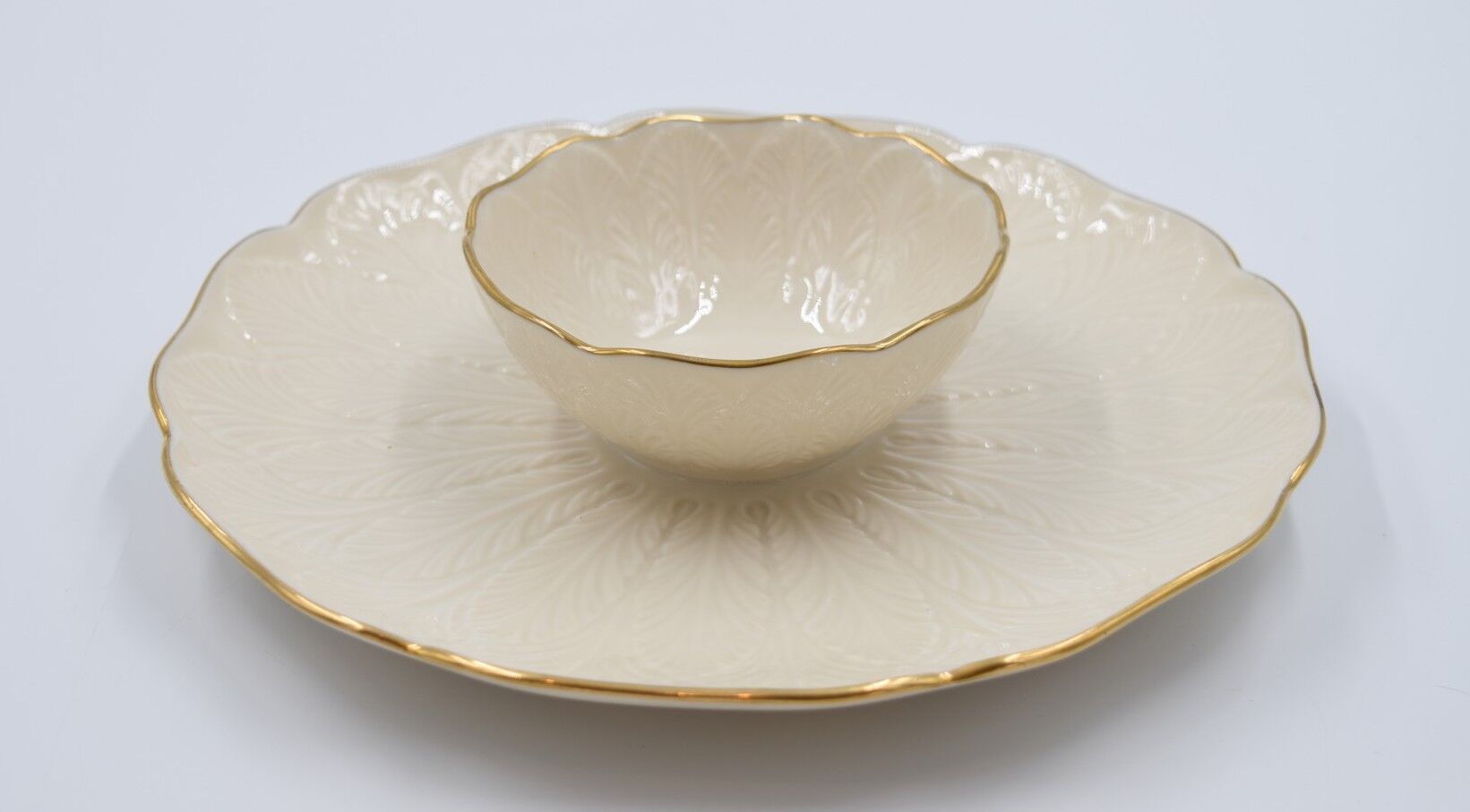 Vintage porcelain dish Lenox USA aperitif or entremets leaves in slight relief