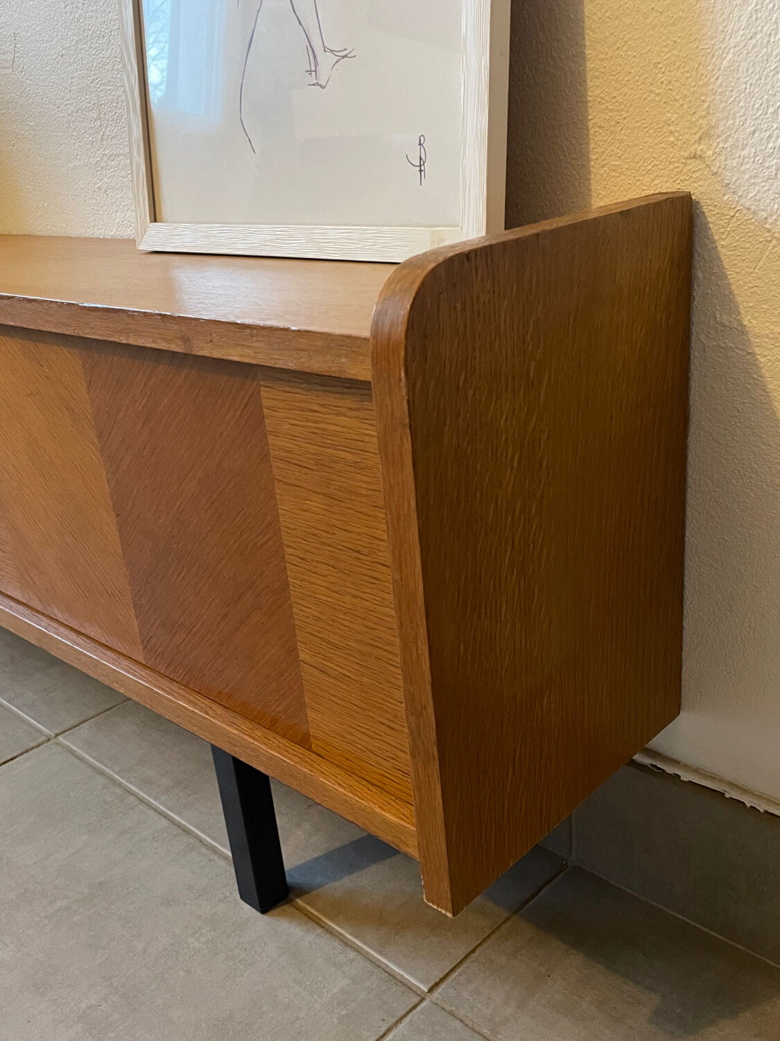 Very beautiful vintage low sideboard (shallow)