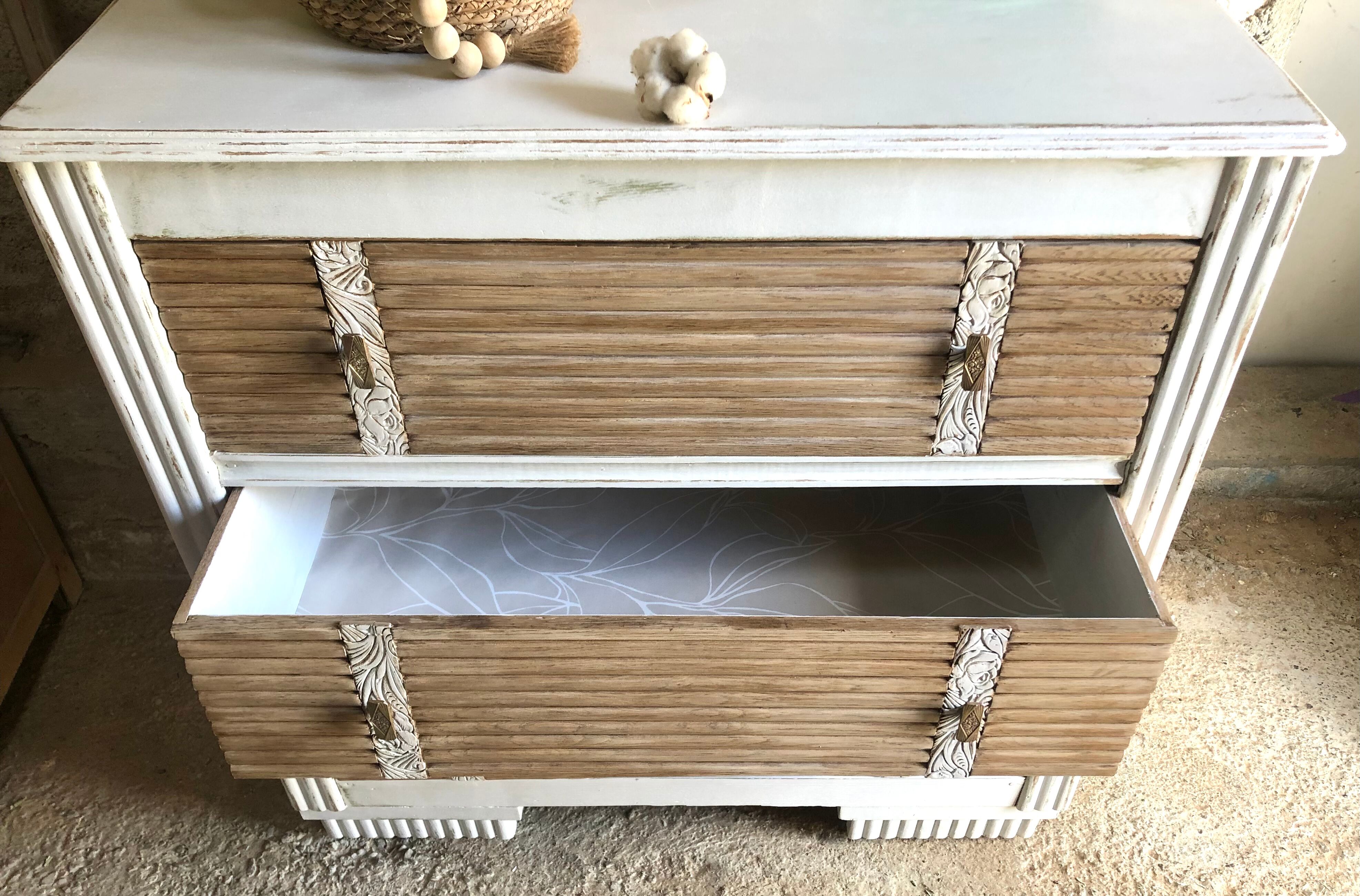 Art deco chest of drawers