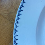 Deep plates Sarreguemines with carnation bouquets