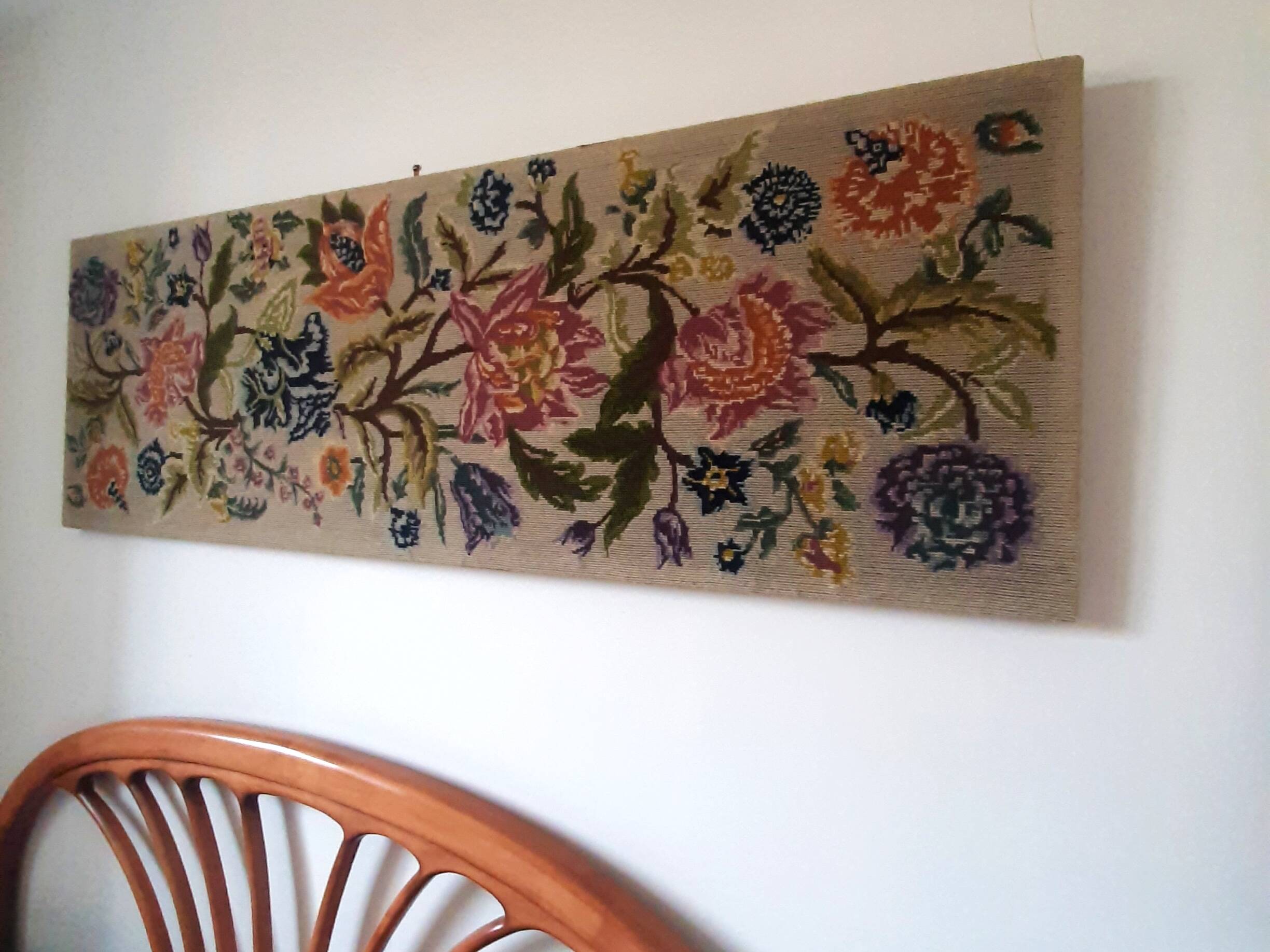1970s wall tapestry with large multicoloured flowers