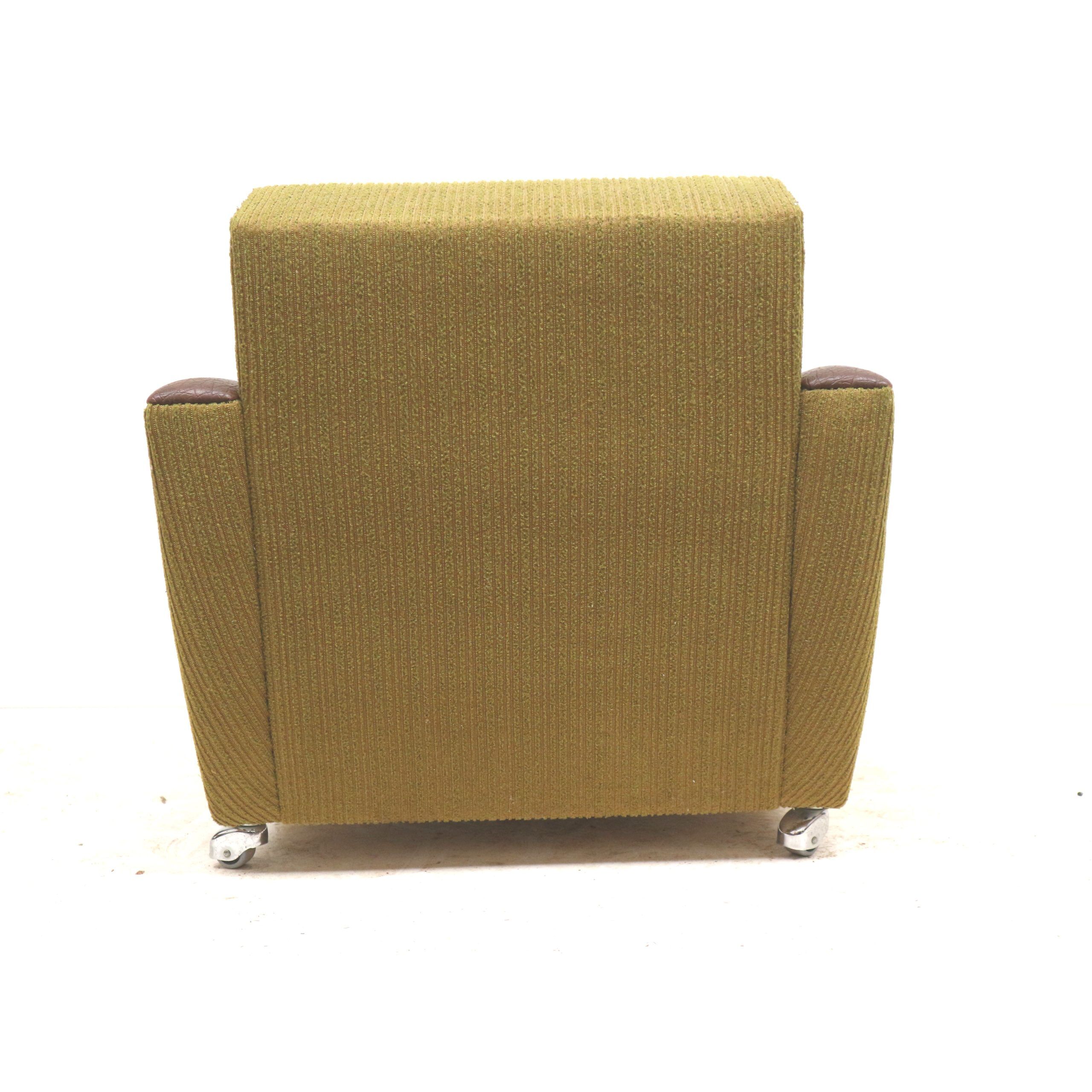 Ensemble de 2 fauteuils vintage verts des années 1970.