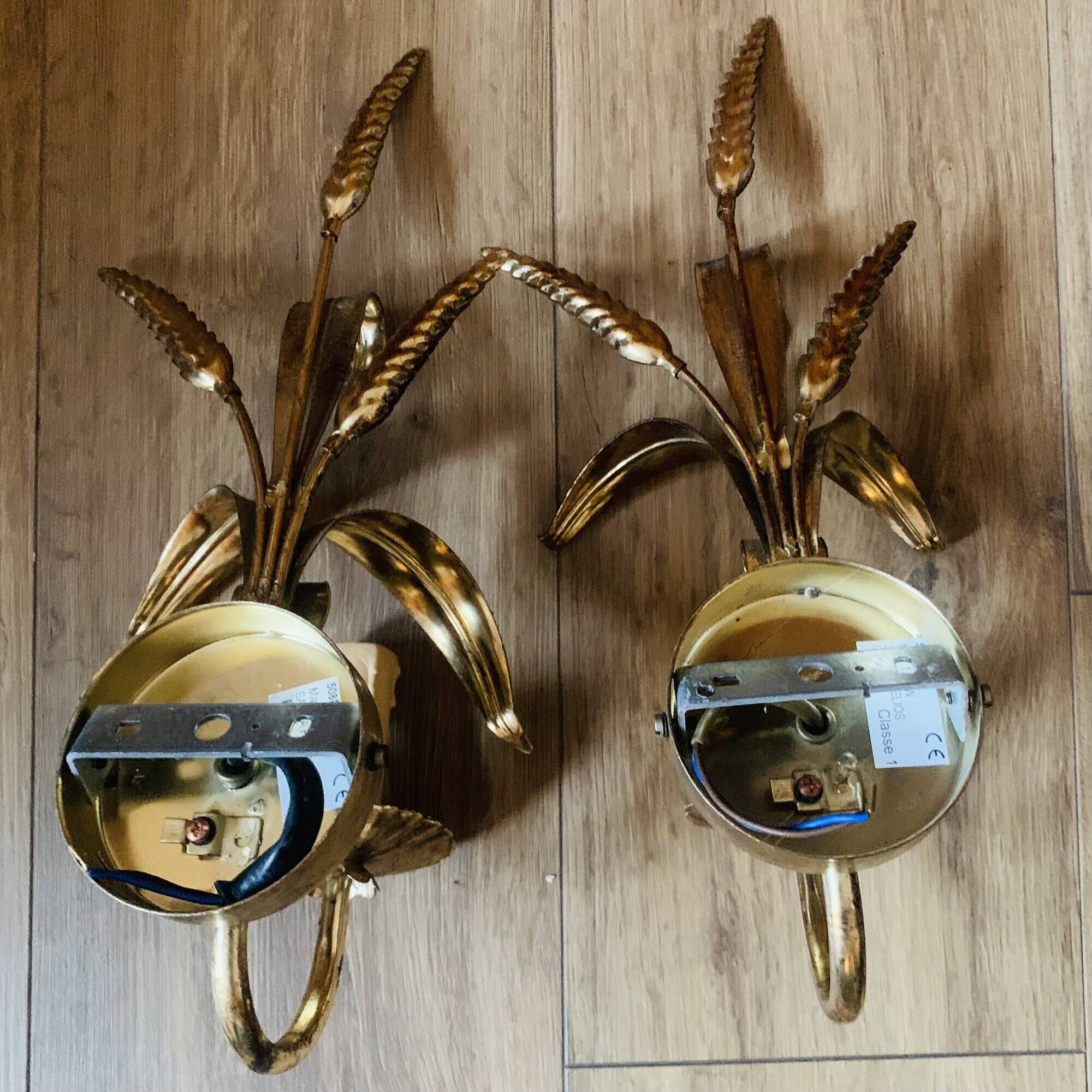 Pair of wheat spike wall lights in gold metal
