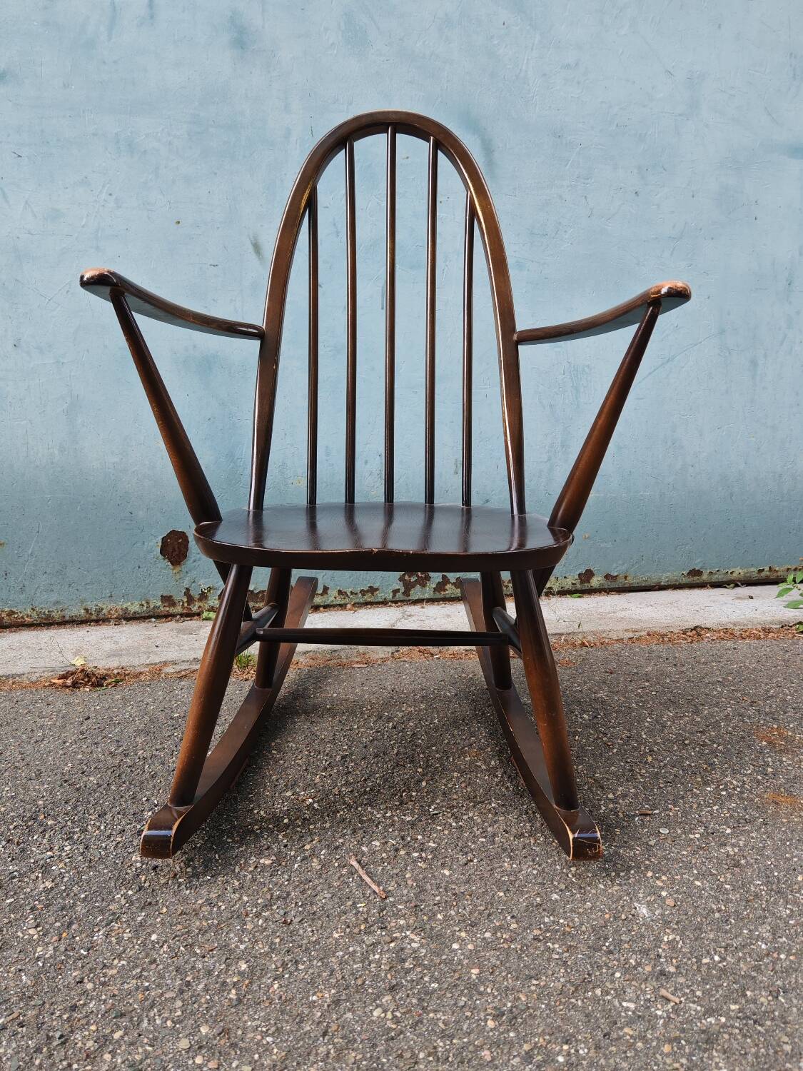 Vintage rocking chair