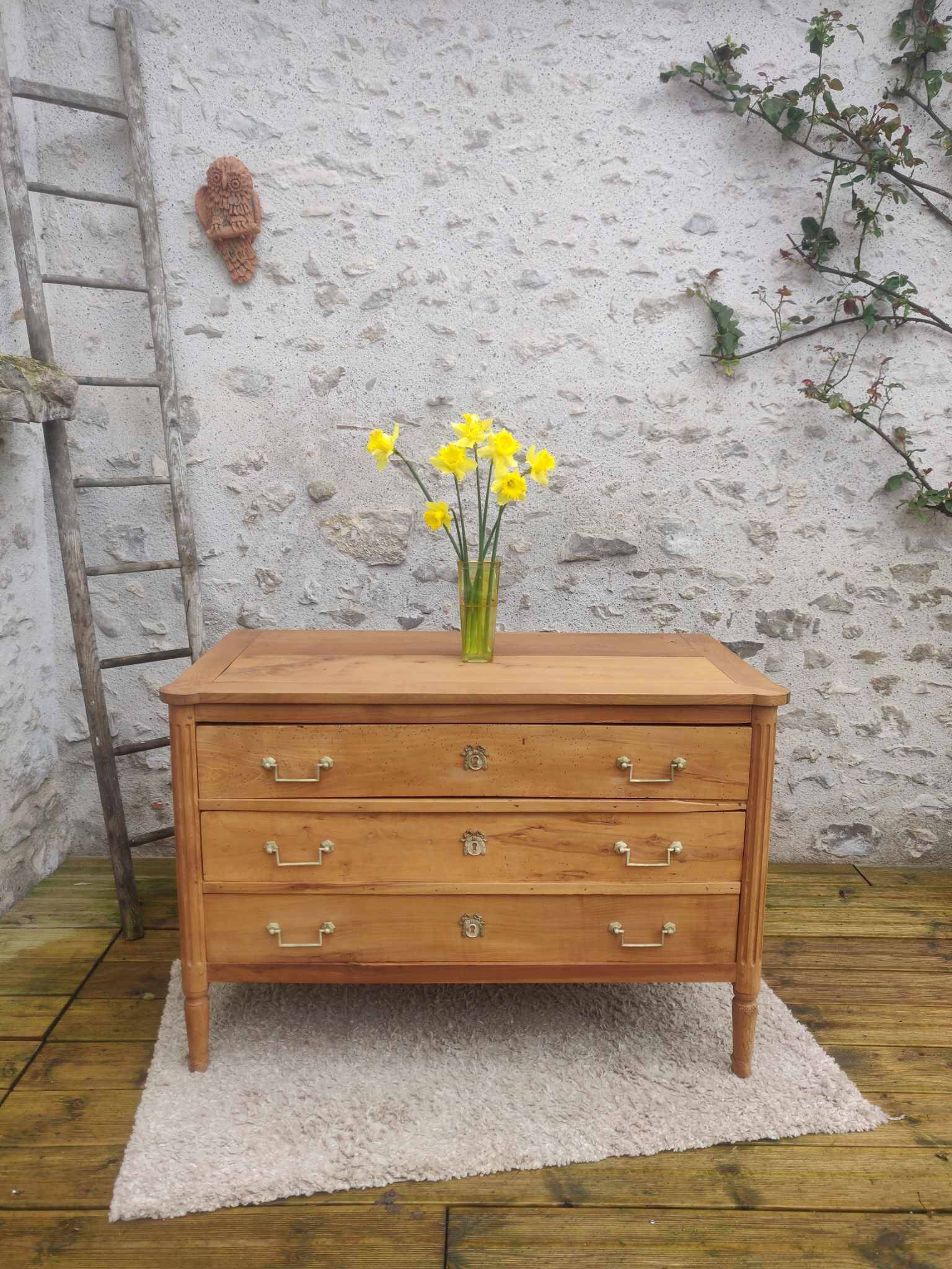 Old chest of drawers