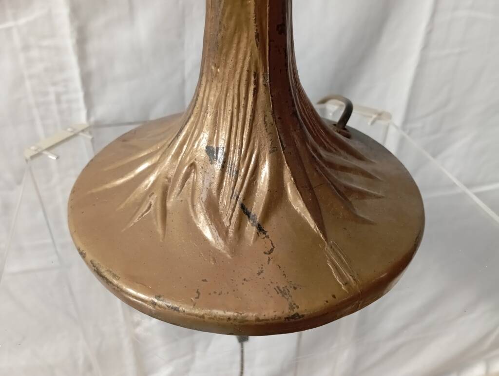 Gold metal and mother-of-pearl lamp from the 70s