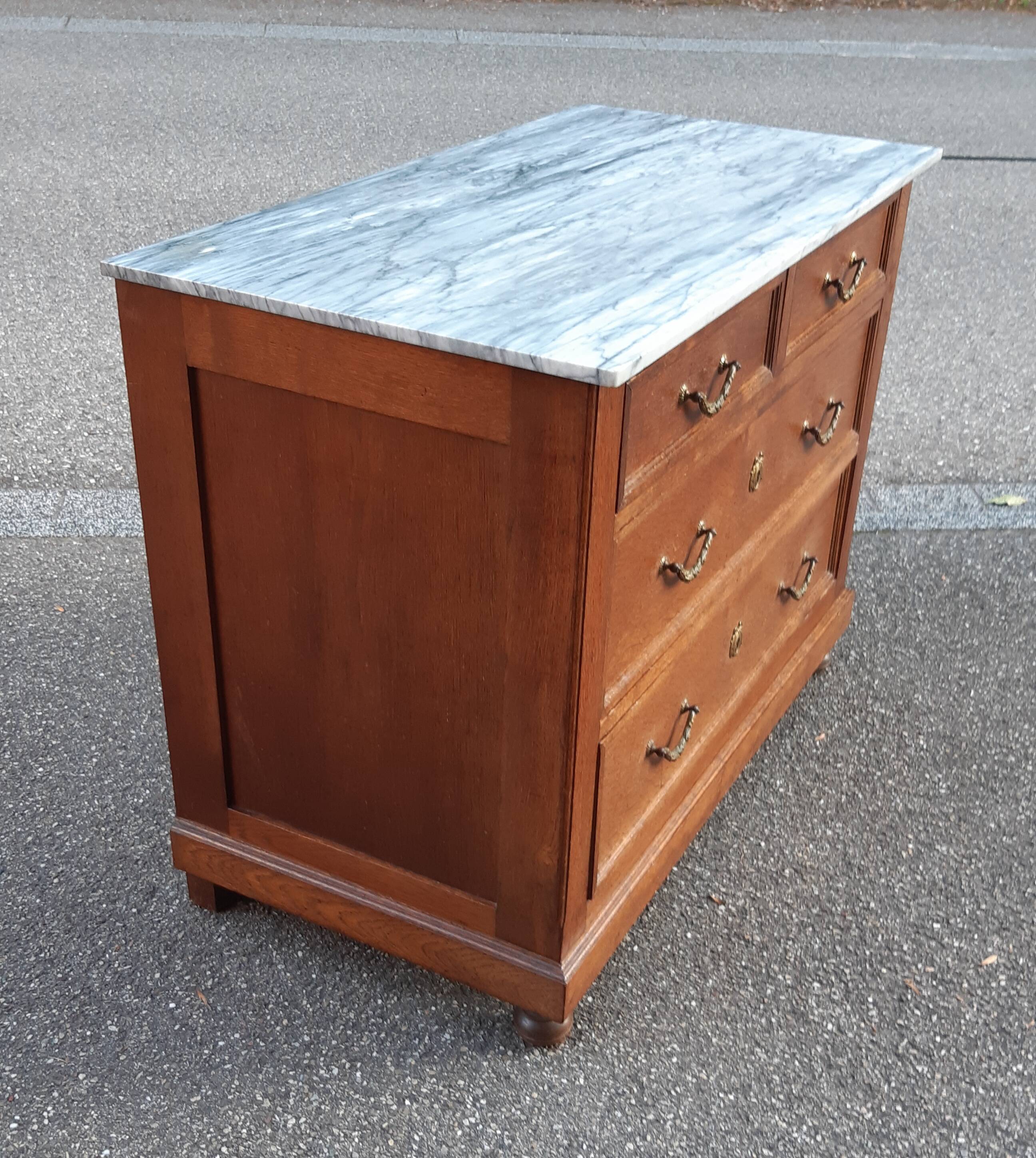Commode chêne et marbre début XXème