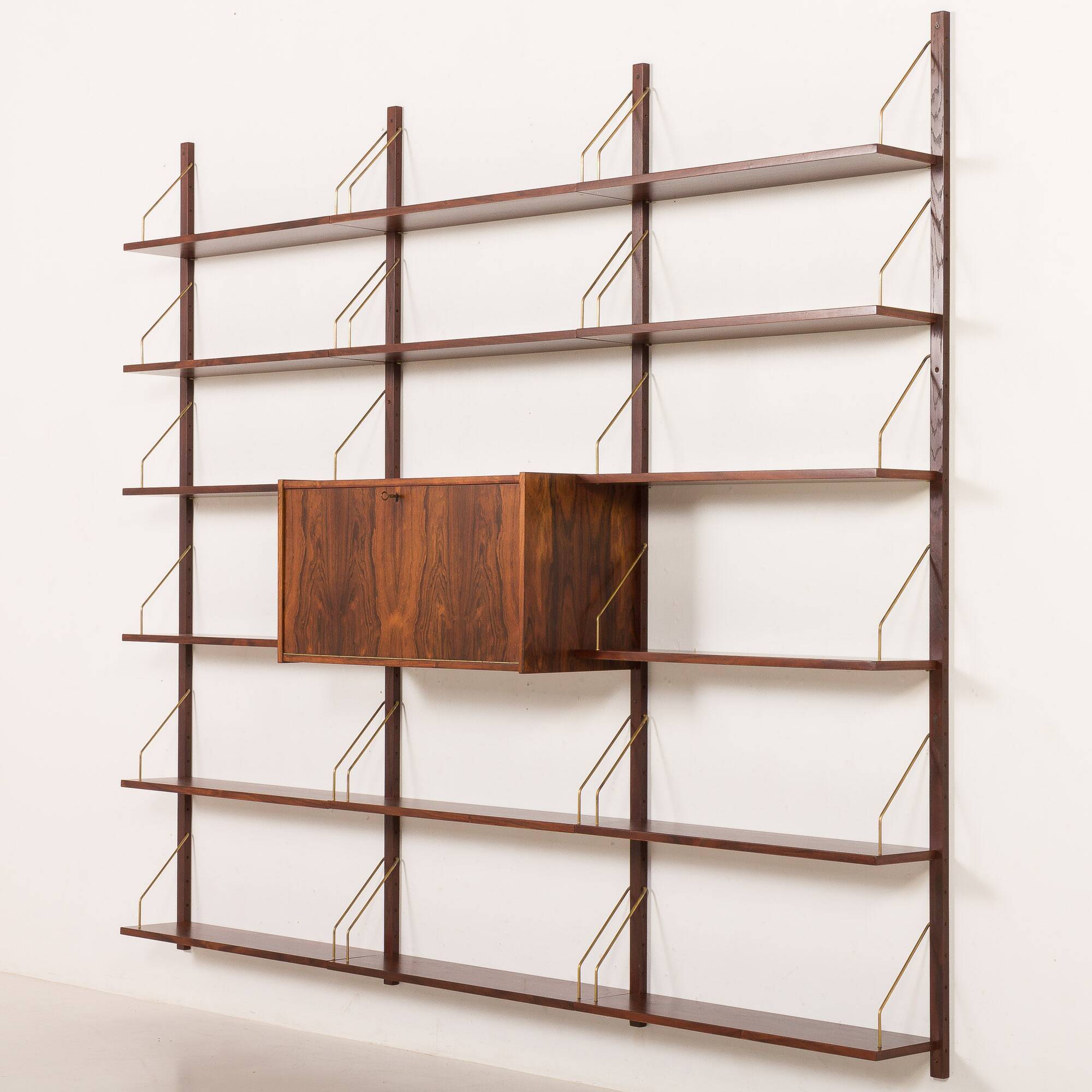 Scandinavian mid-century rosewood shelving unit attributed to Preben Sorensen, 1960s