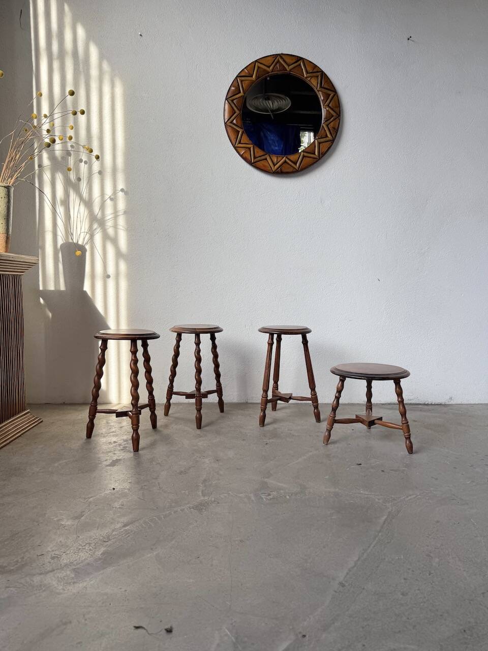 Round rattan mirror 1980