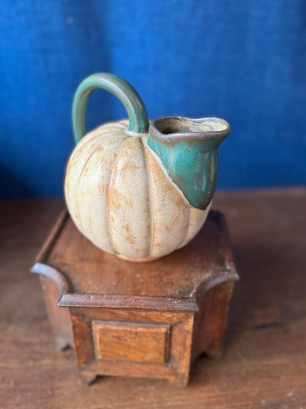 Rare pichet ''citrouille'' par Louis Lourioux. Epoque Art Nouveau