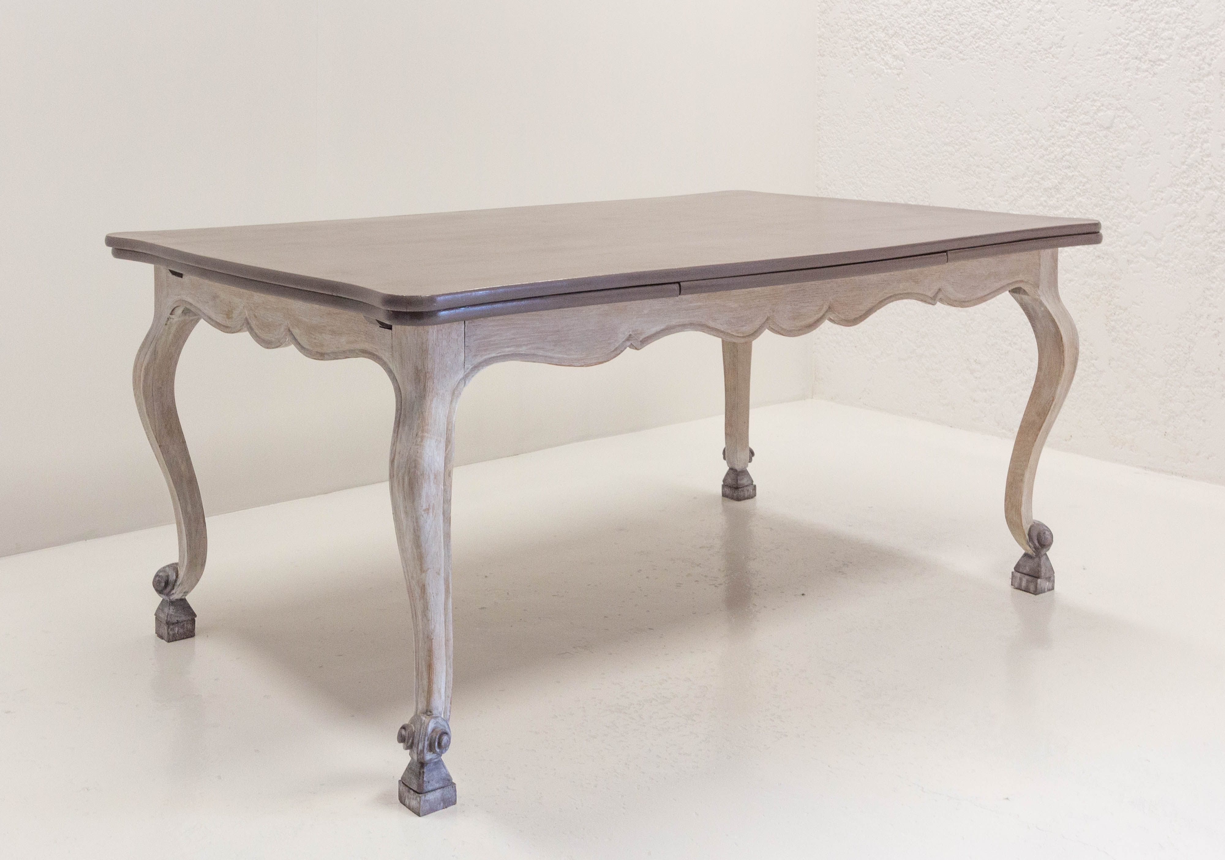 Table style  louis xv patinée