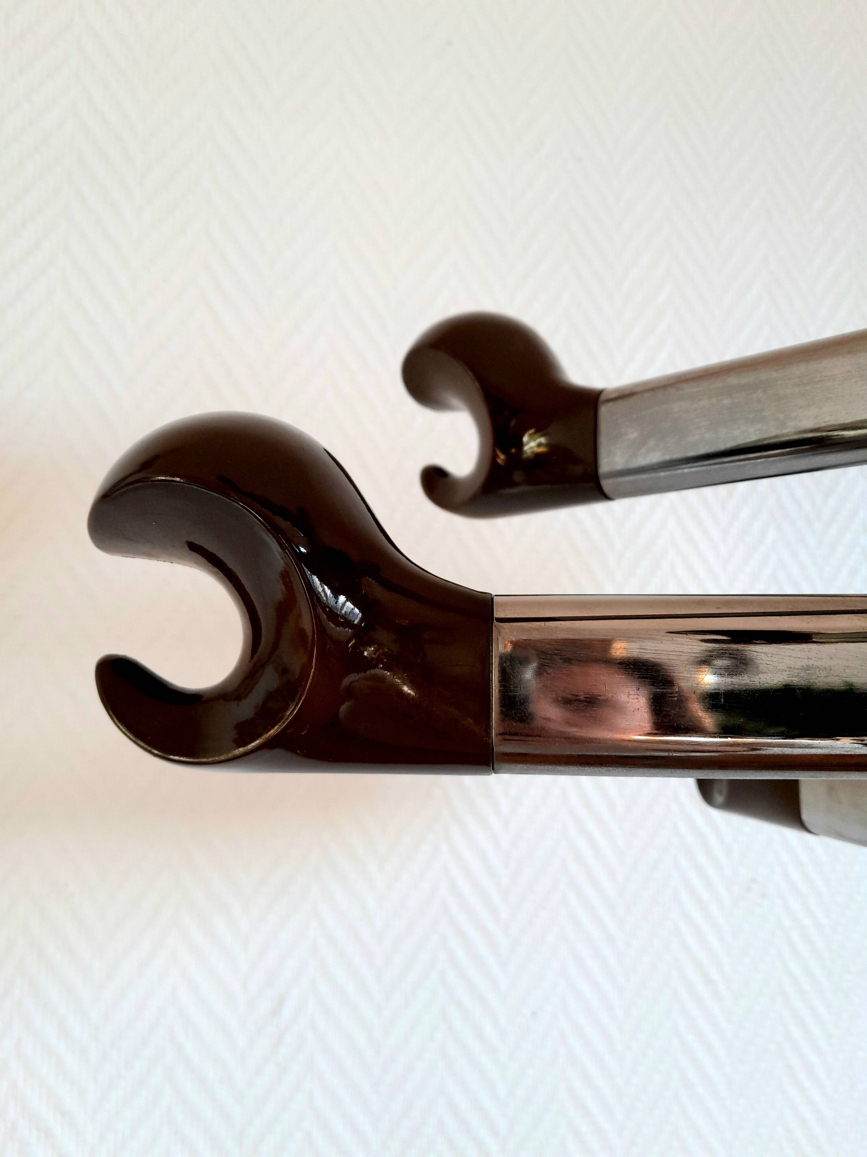 Space age 1970 coat rack in chromed metal and Bakelite