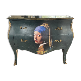 Curved patinated chest of drawers in Louis XV style