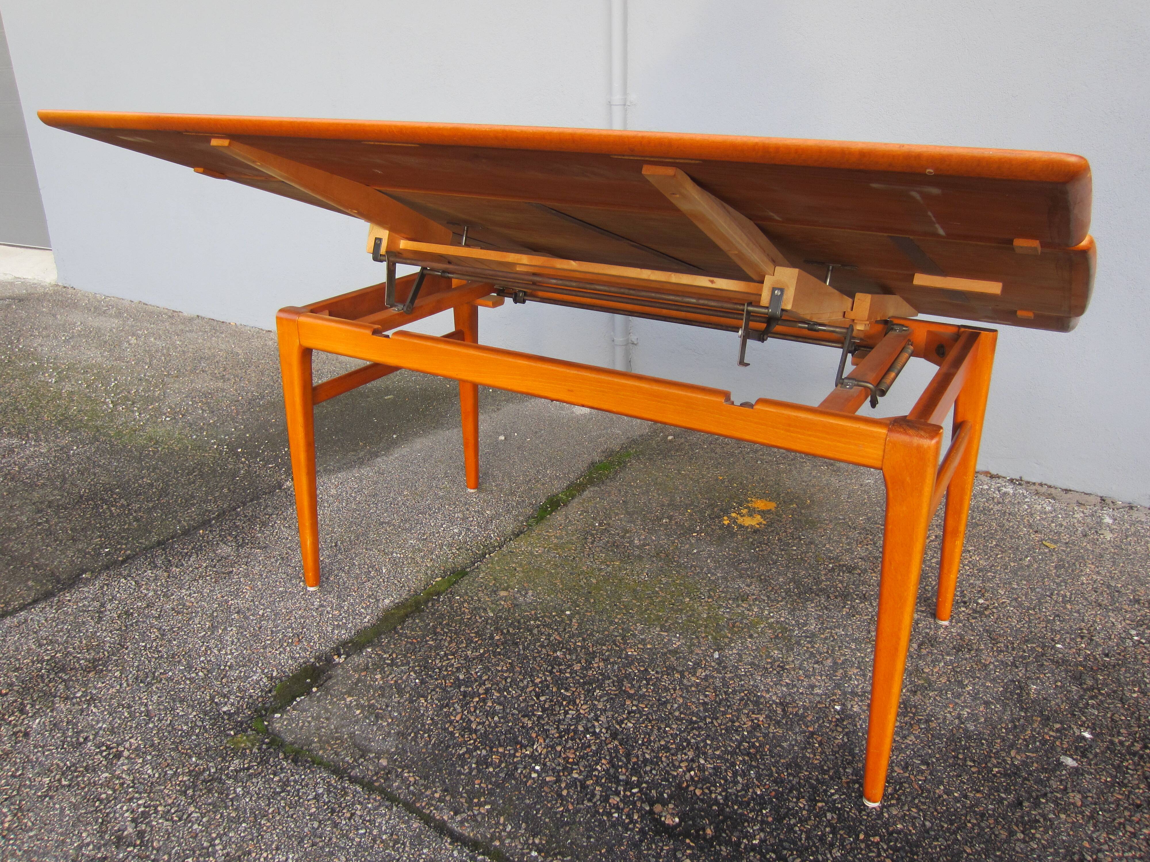 Scandinavian teak coffee table that can be upgraded to a dining table