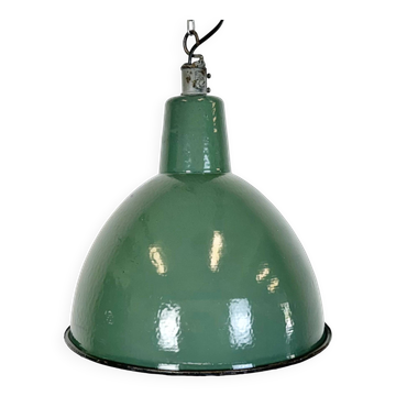 Lampe suspendue en émail vert industriel, années 1960